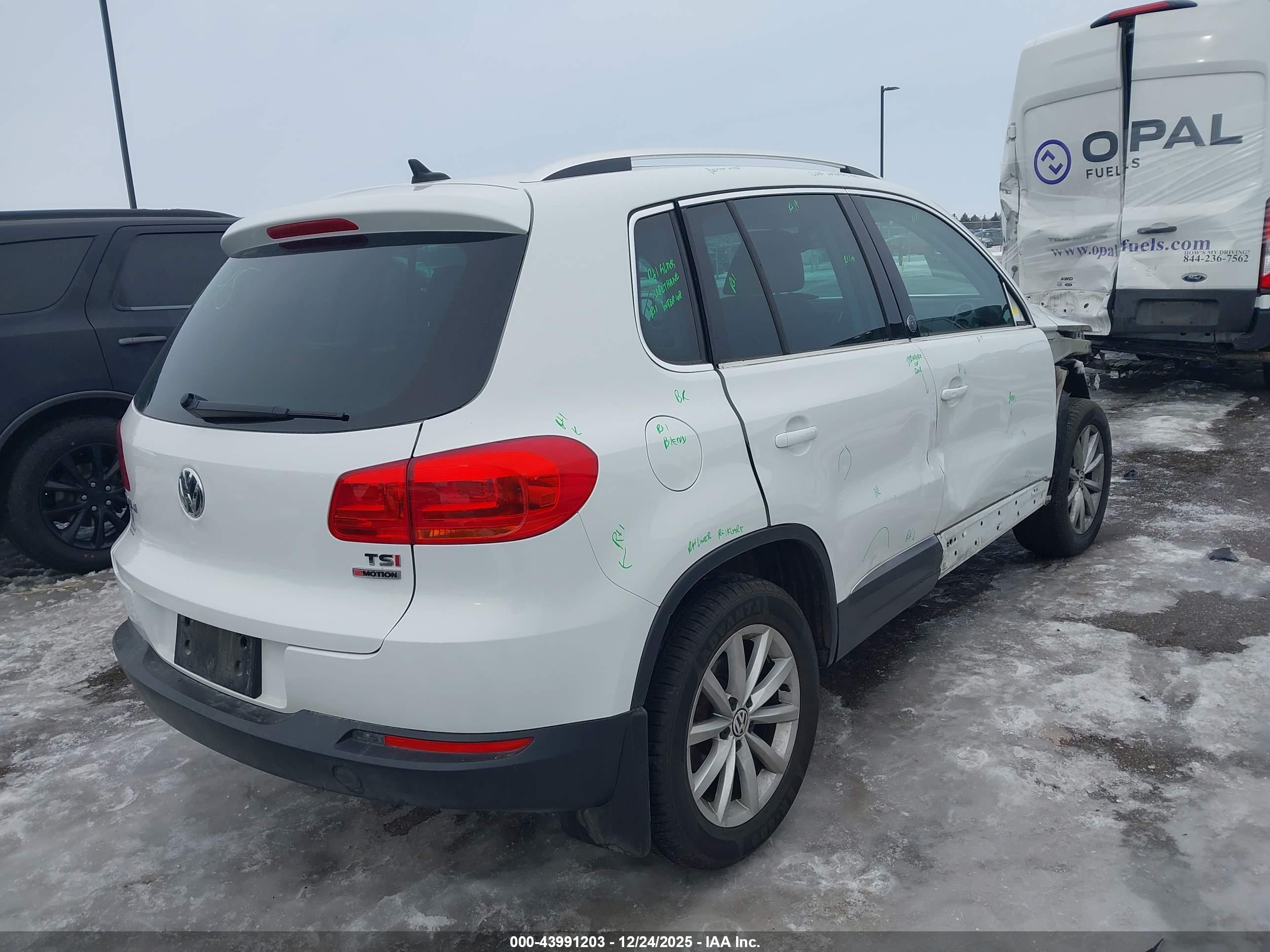 VOLKSWAGEN TIGUAN image 4