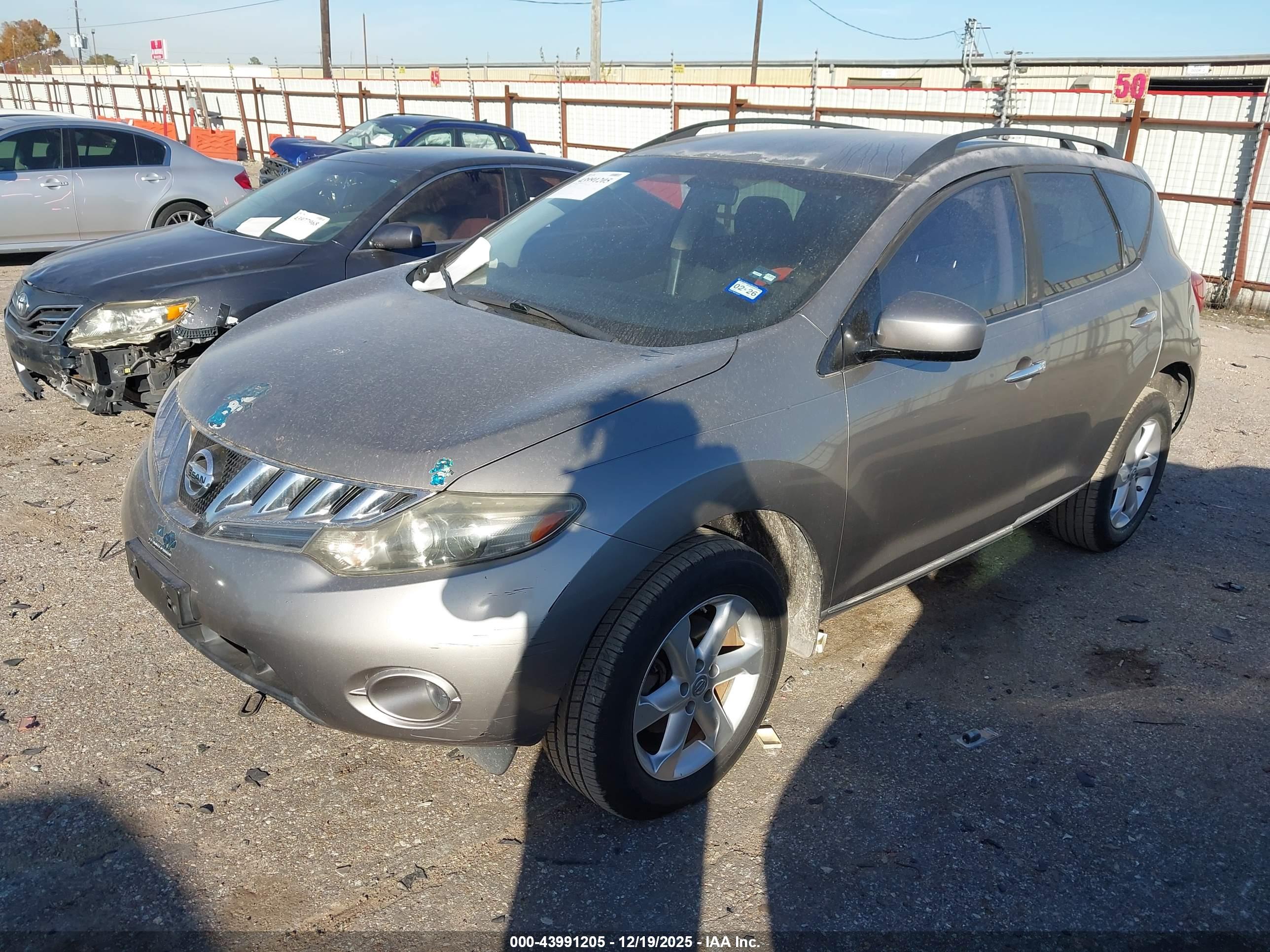 NISSAN MURANO image 2