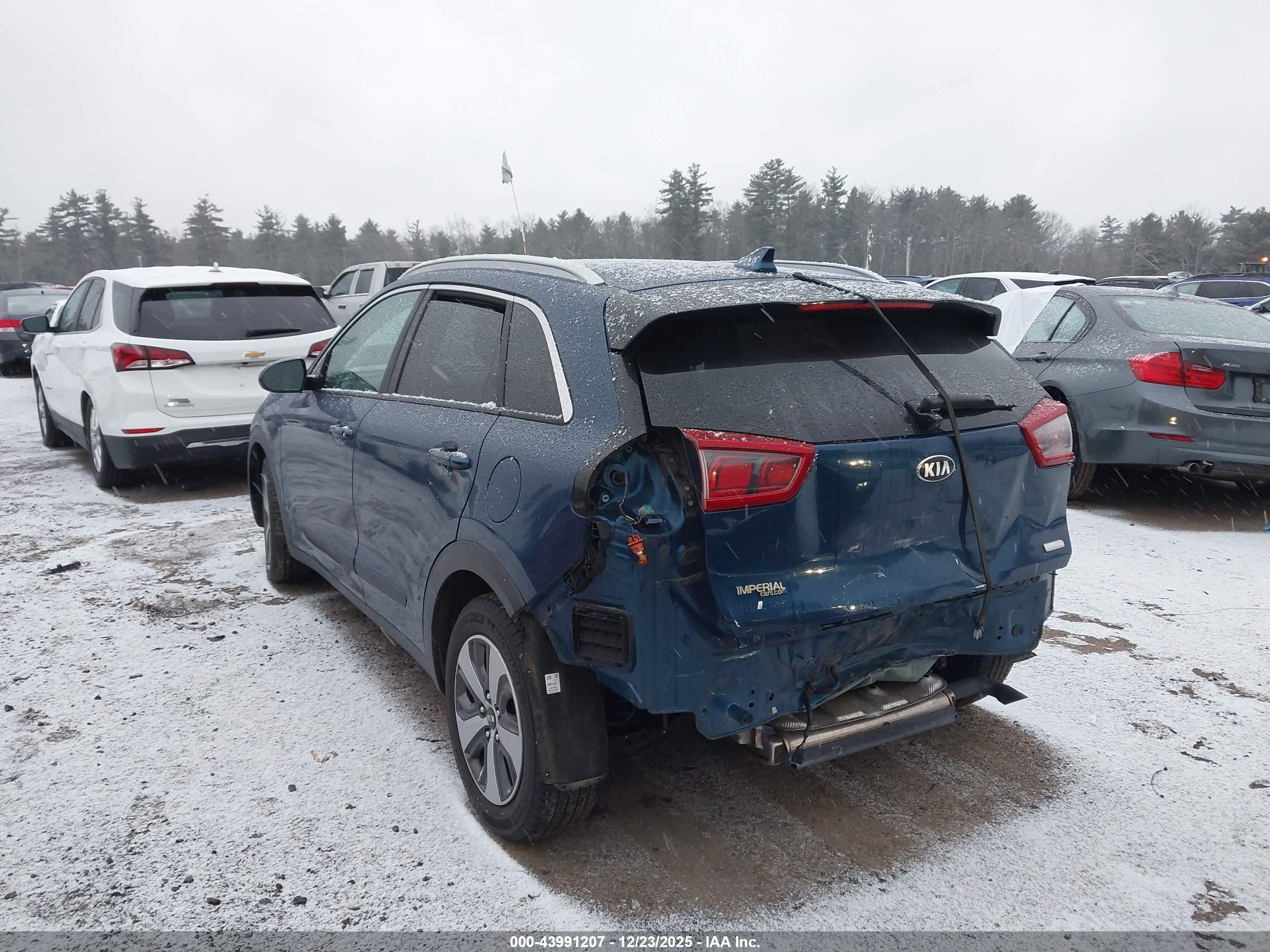 KIA NIRO image 3
