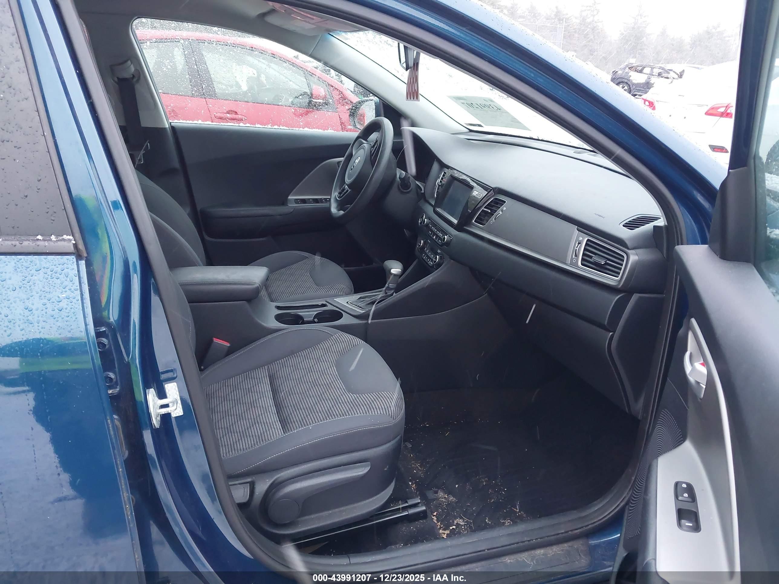KIA NIRO image 5