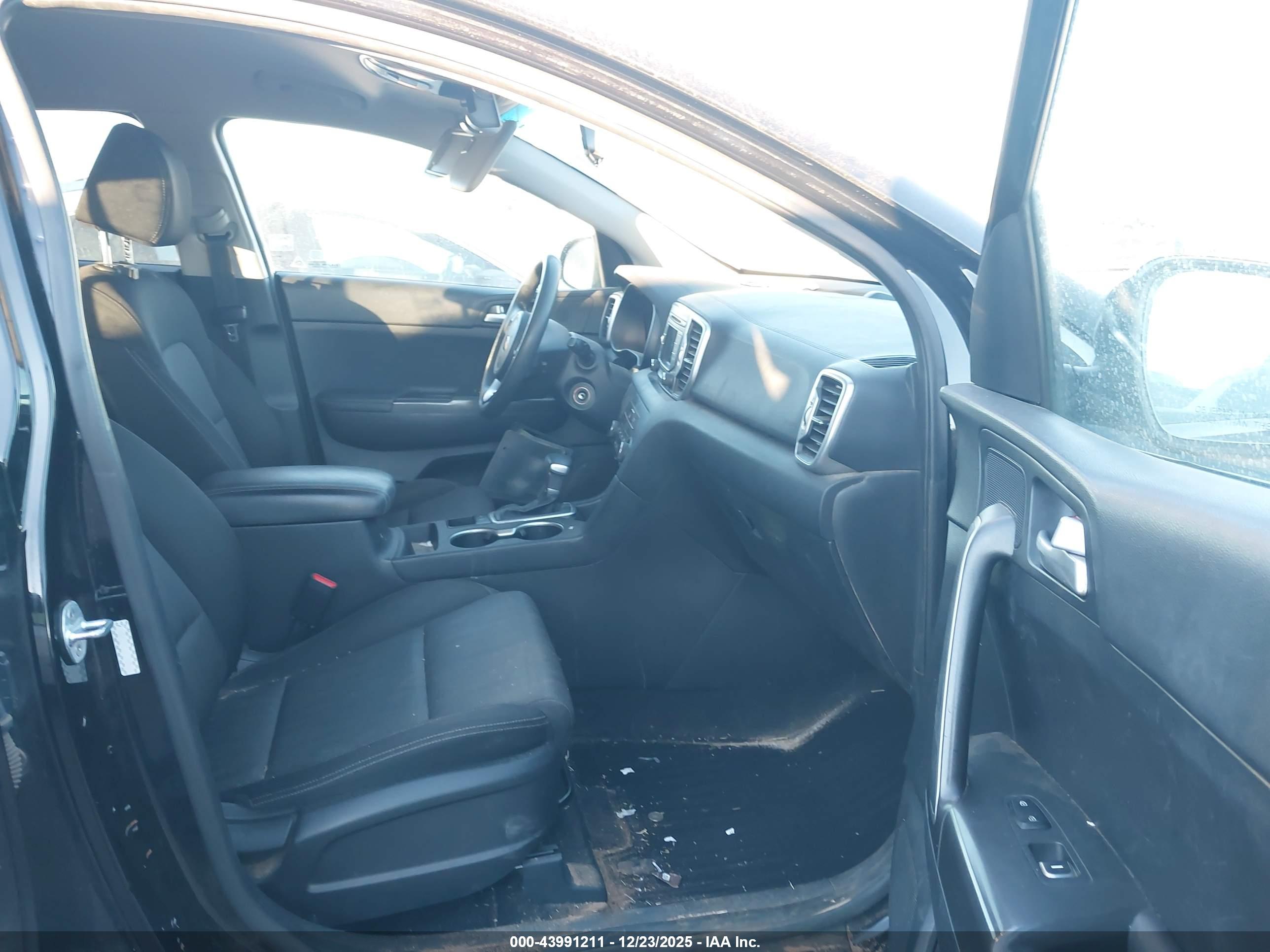 KIA SPORTAGE image 5