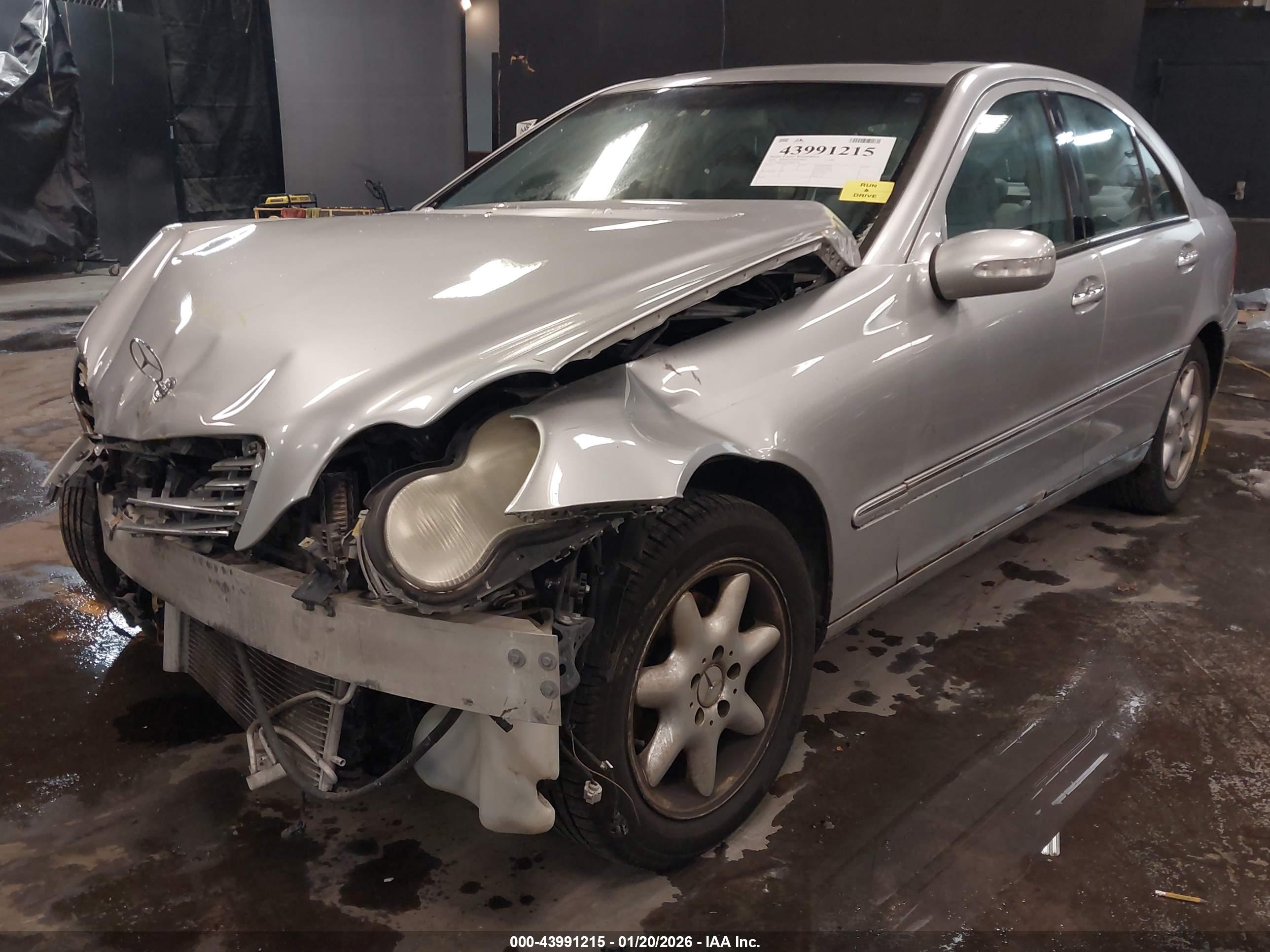 MERCEDES-BENZ C image 2