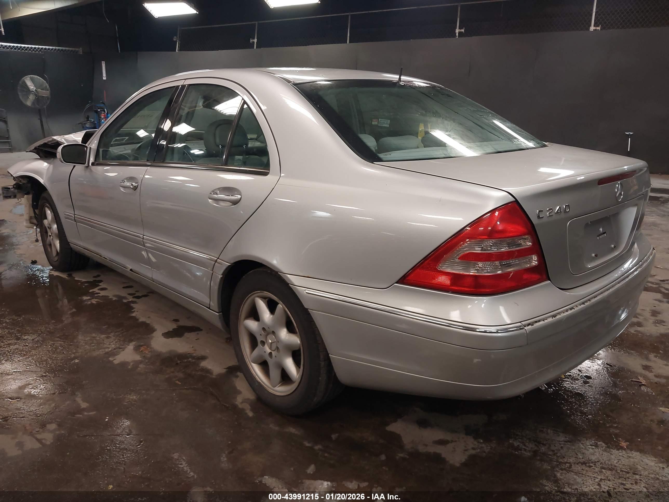 MERCEDES-BENZ C image 3