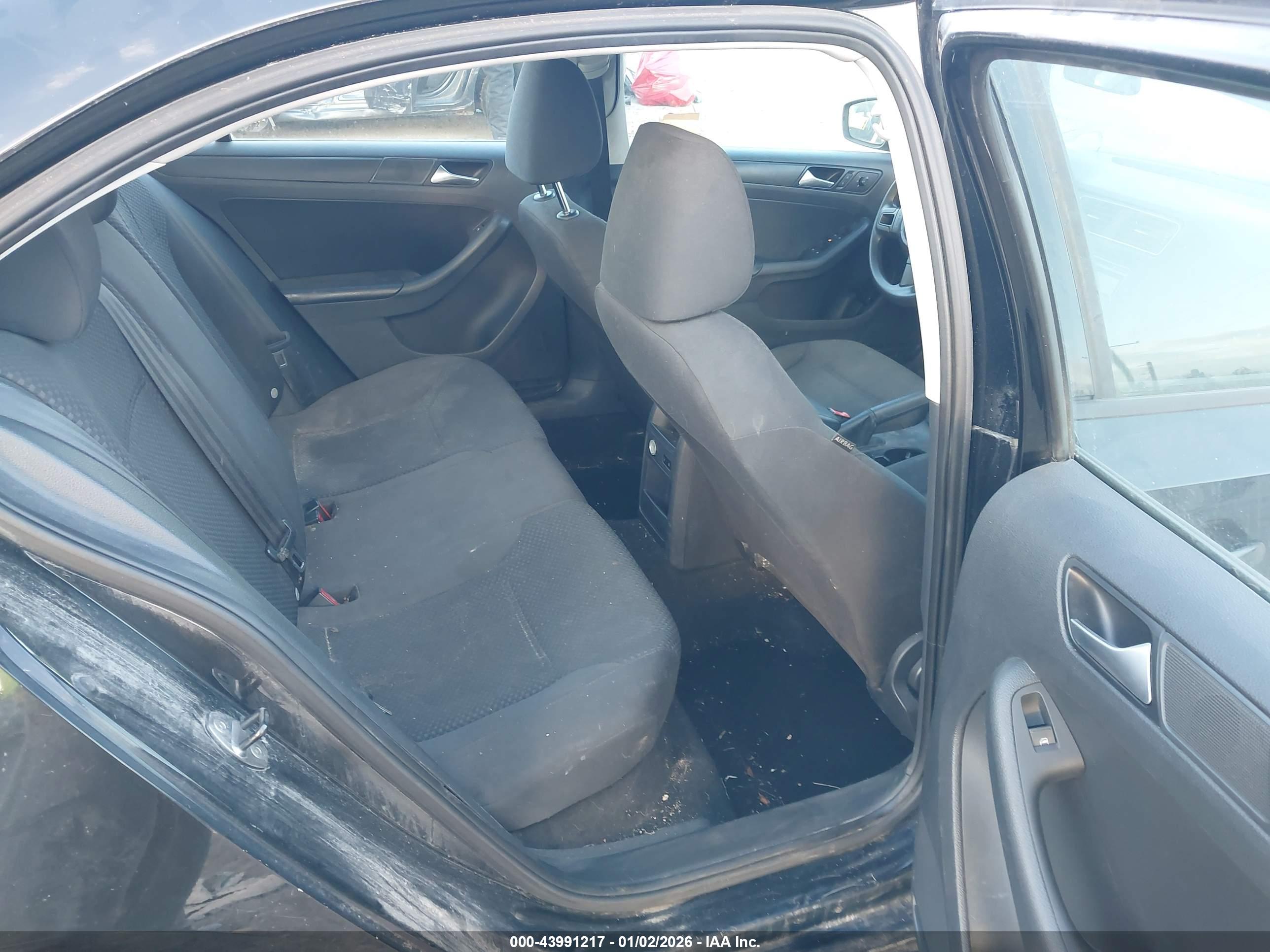 VOLKSWAGEN JETTA image 8