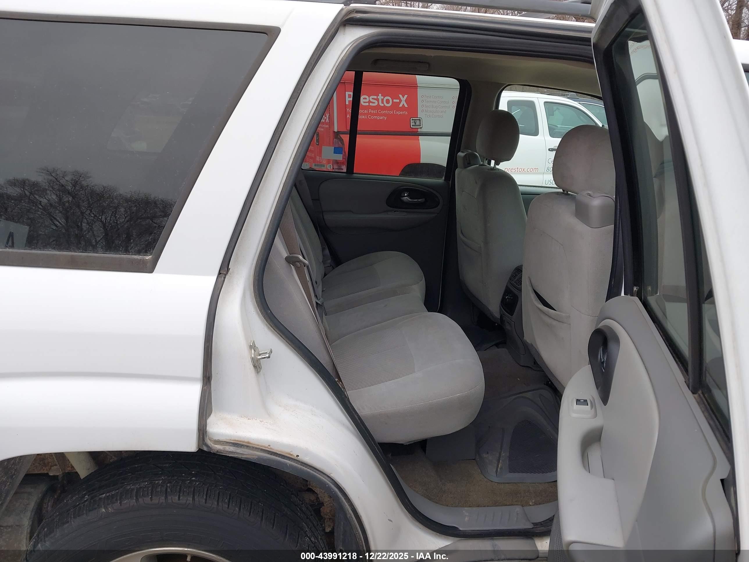 CHEVROLET TRAILBLAZER image 8