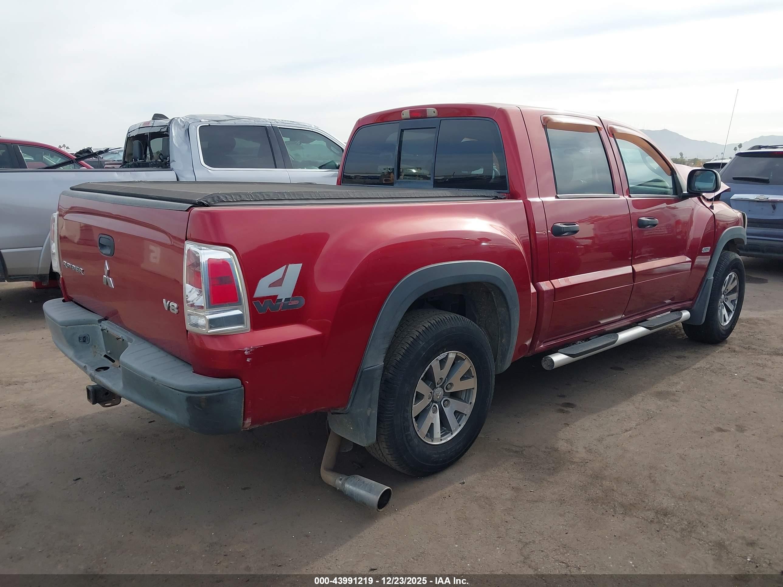 MITSUBISHI RAIDER image 4