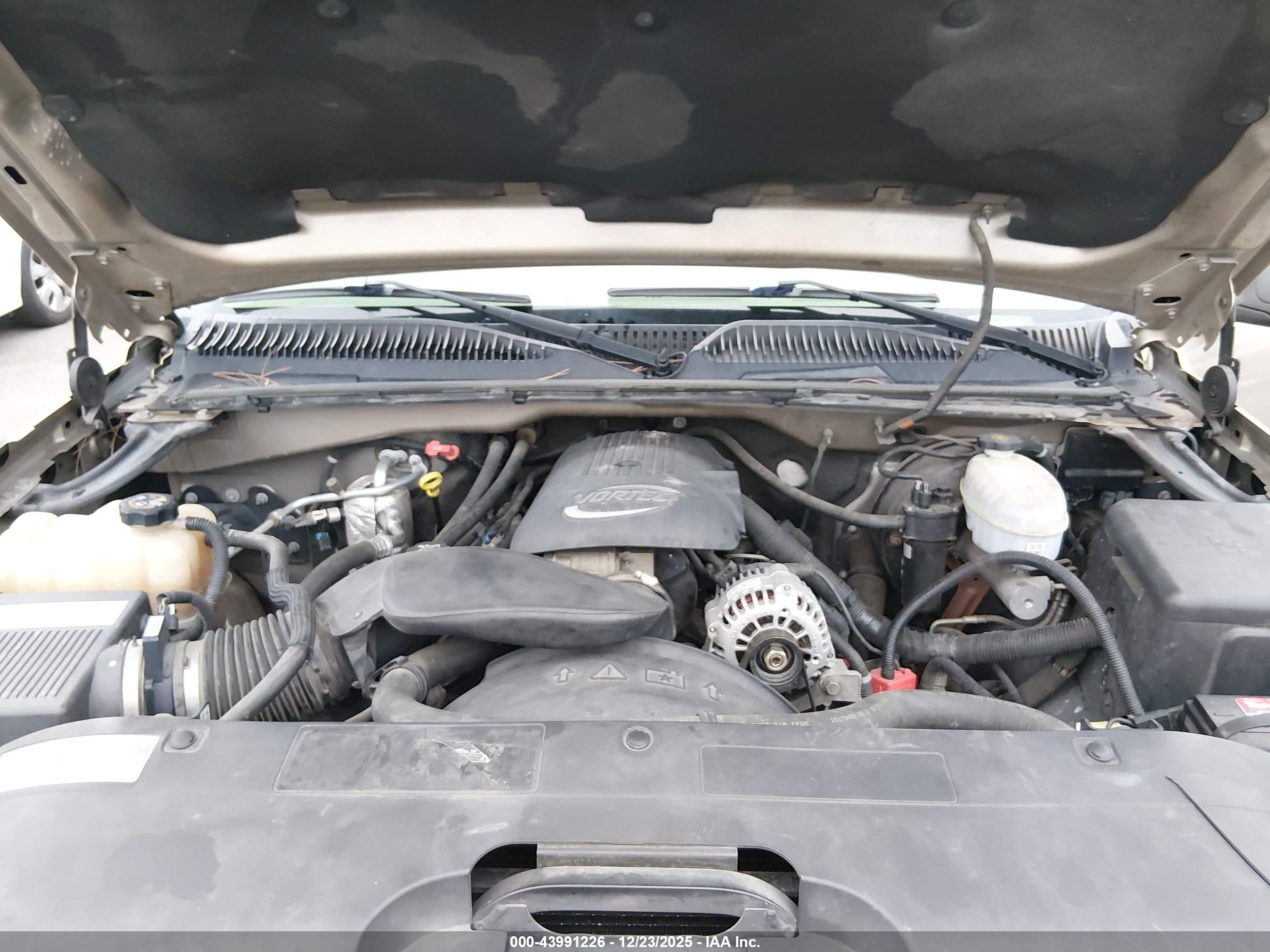 CHEVROLET SILVERADO image 10