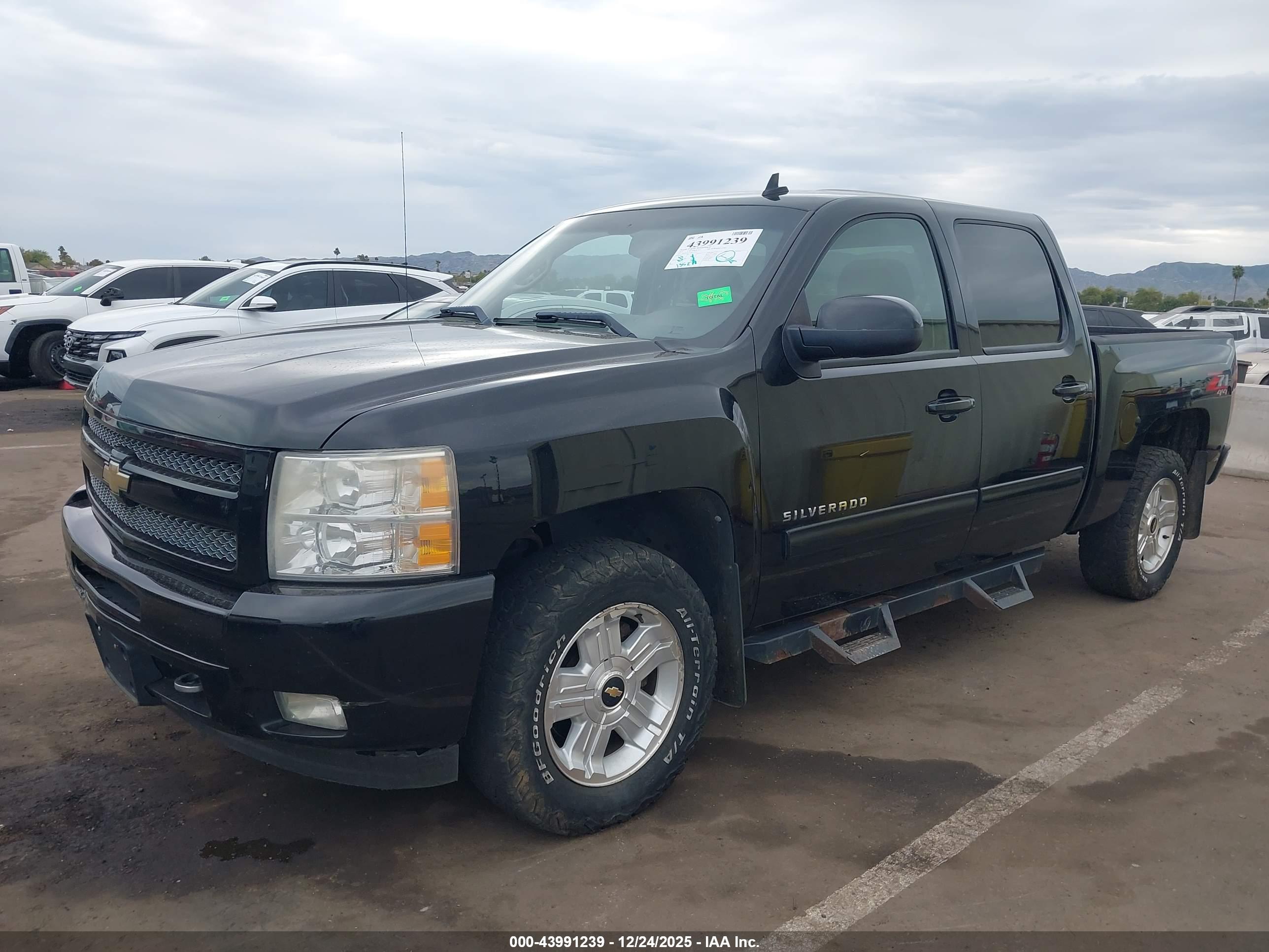 CHEVROLET SILVERADO image 2