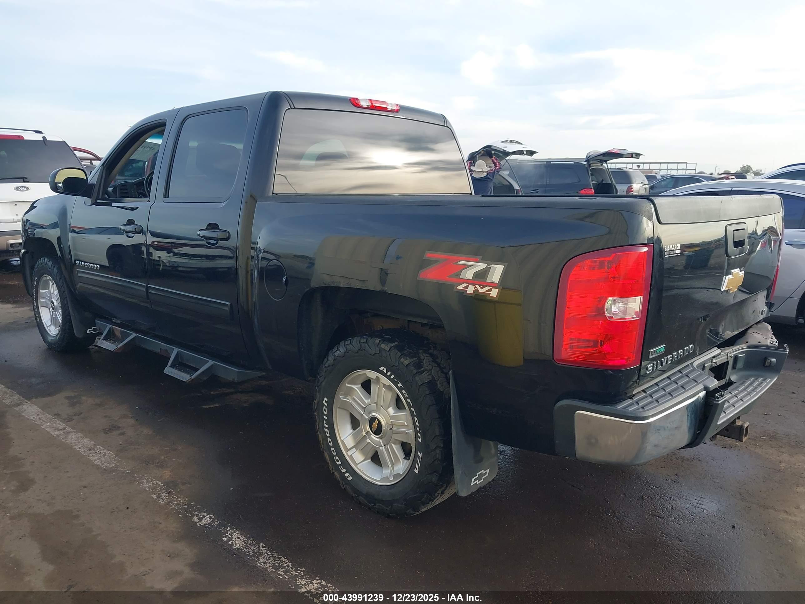 CHEVROLET SILVERADO image 3