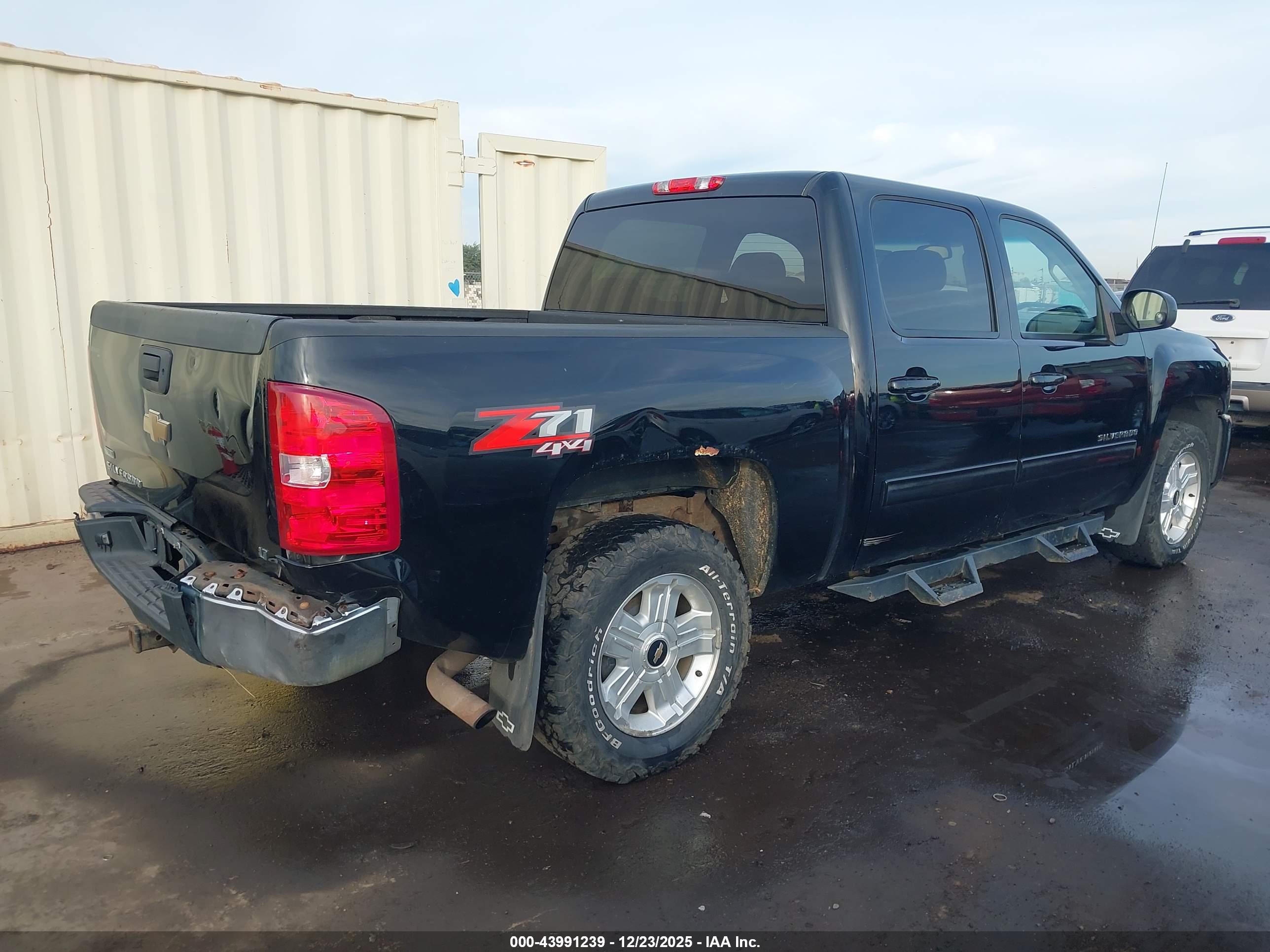 CHEVROLET SILVERADO image 4