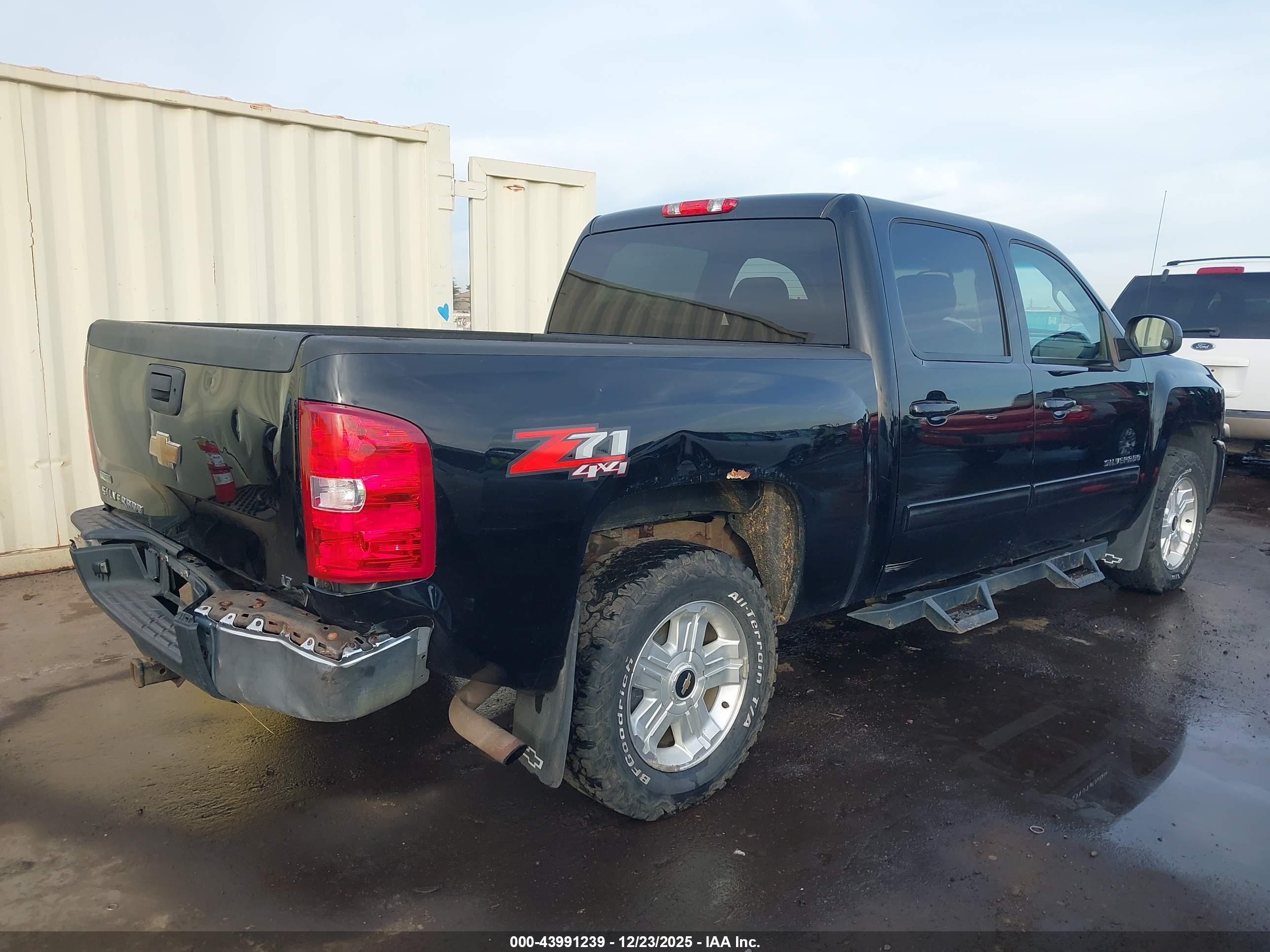 CHEVROLET SILVERADO image 6