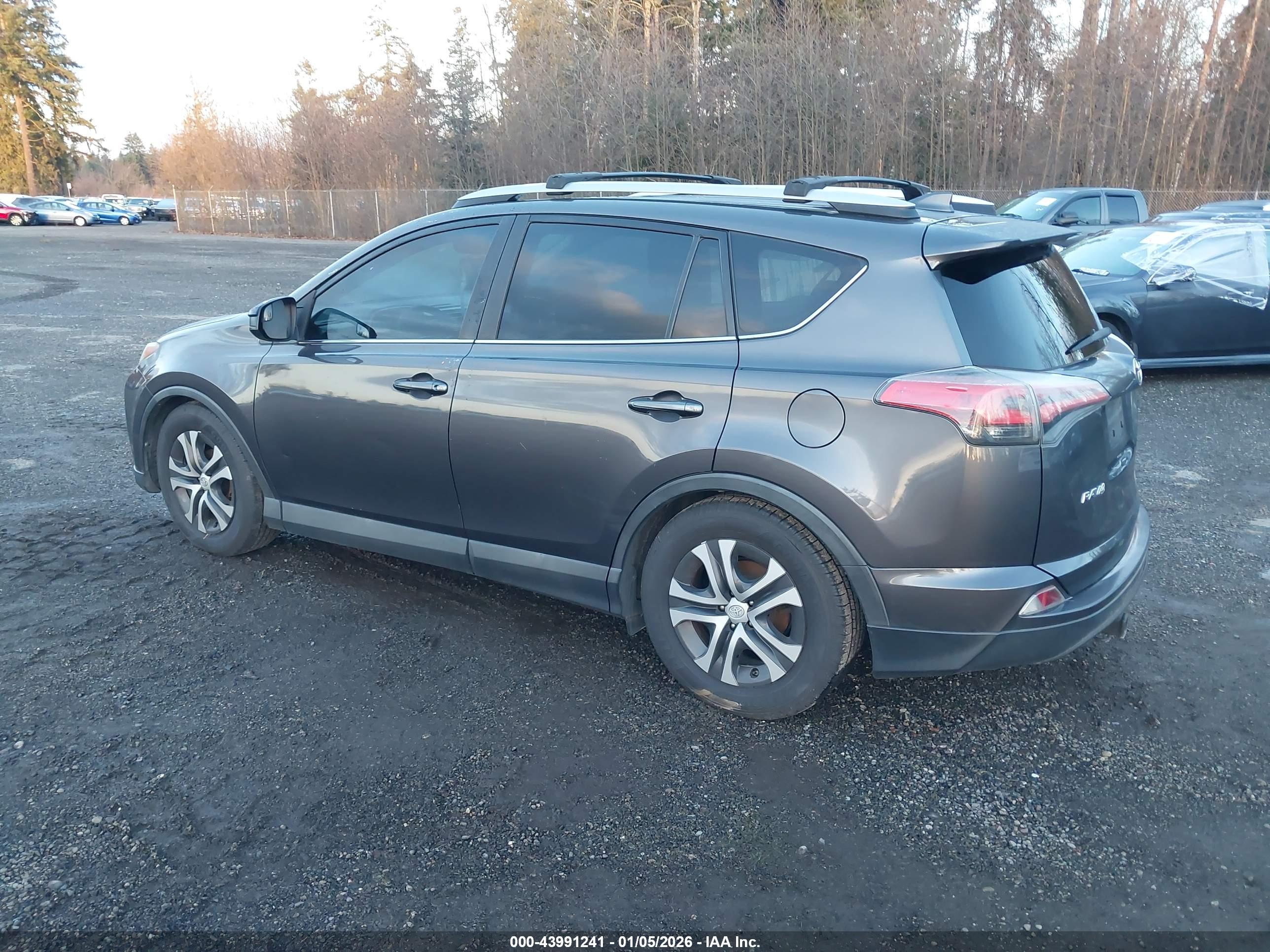 TOYOTA RAV4 image 3