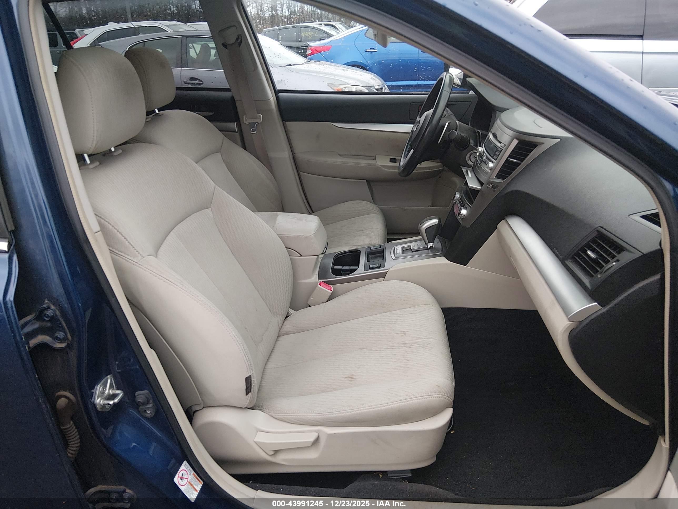 SUBARU OUTBACK image 5