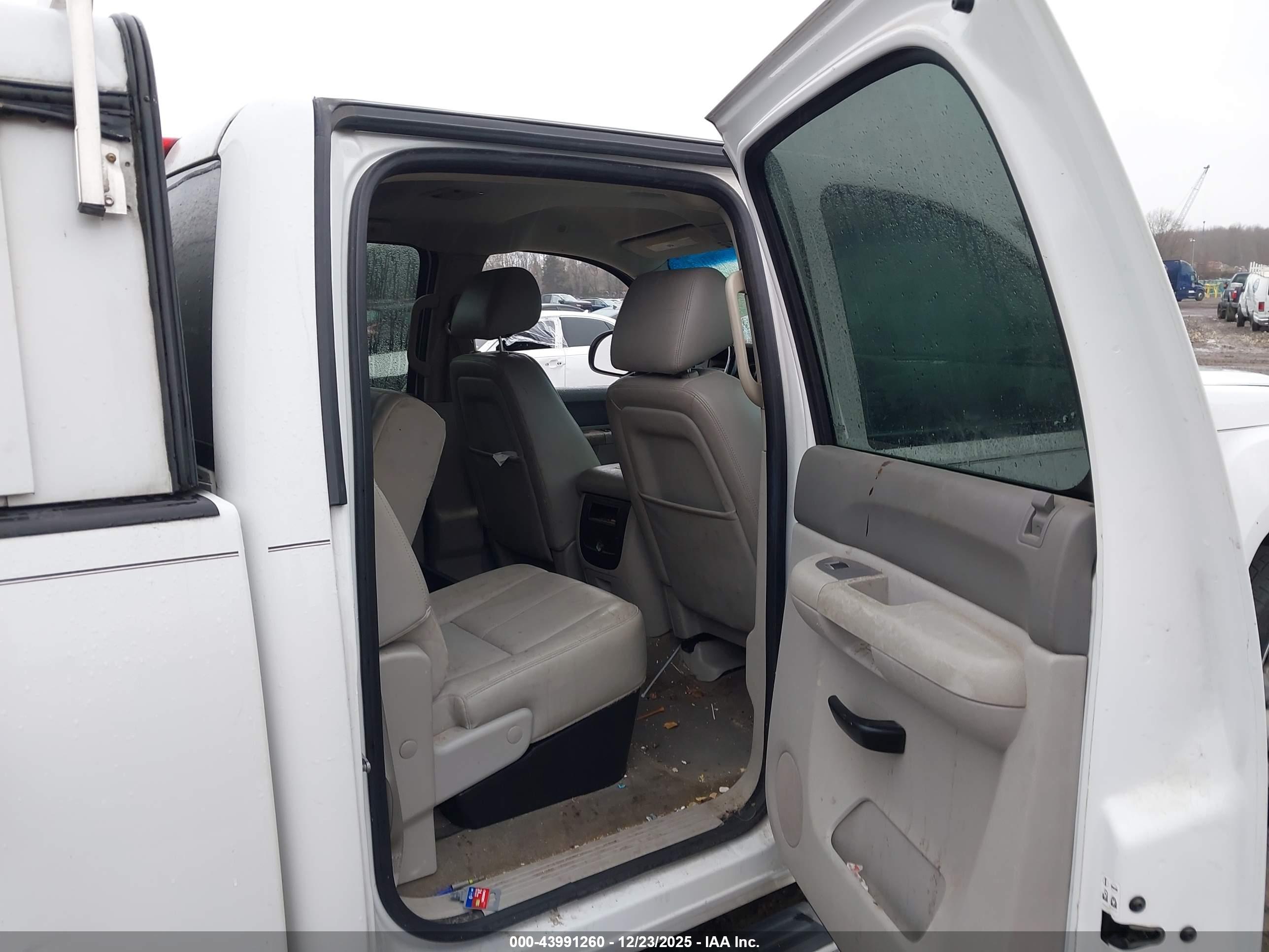 GMC SIERRA image 8
