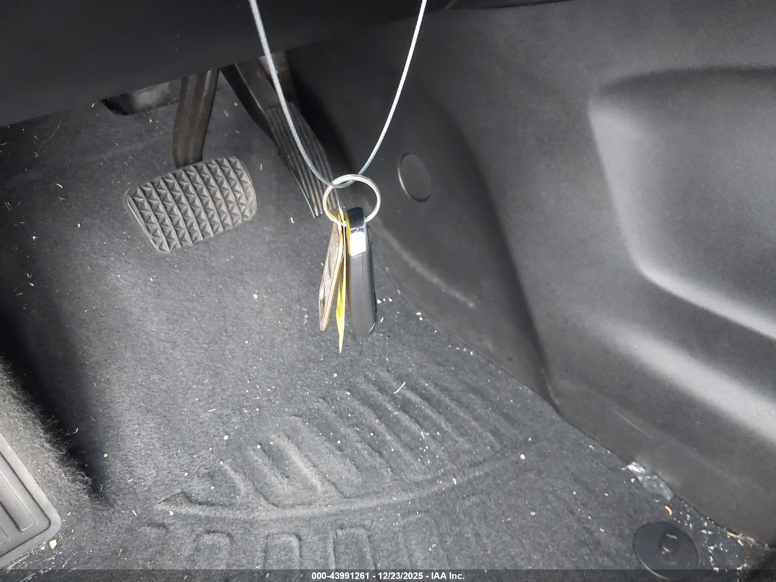 CHEVROLET EQUINOX image 11