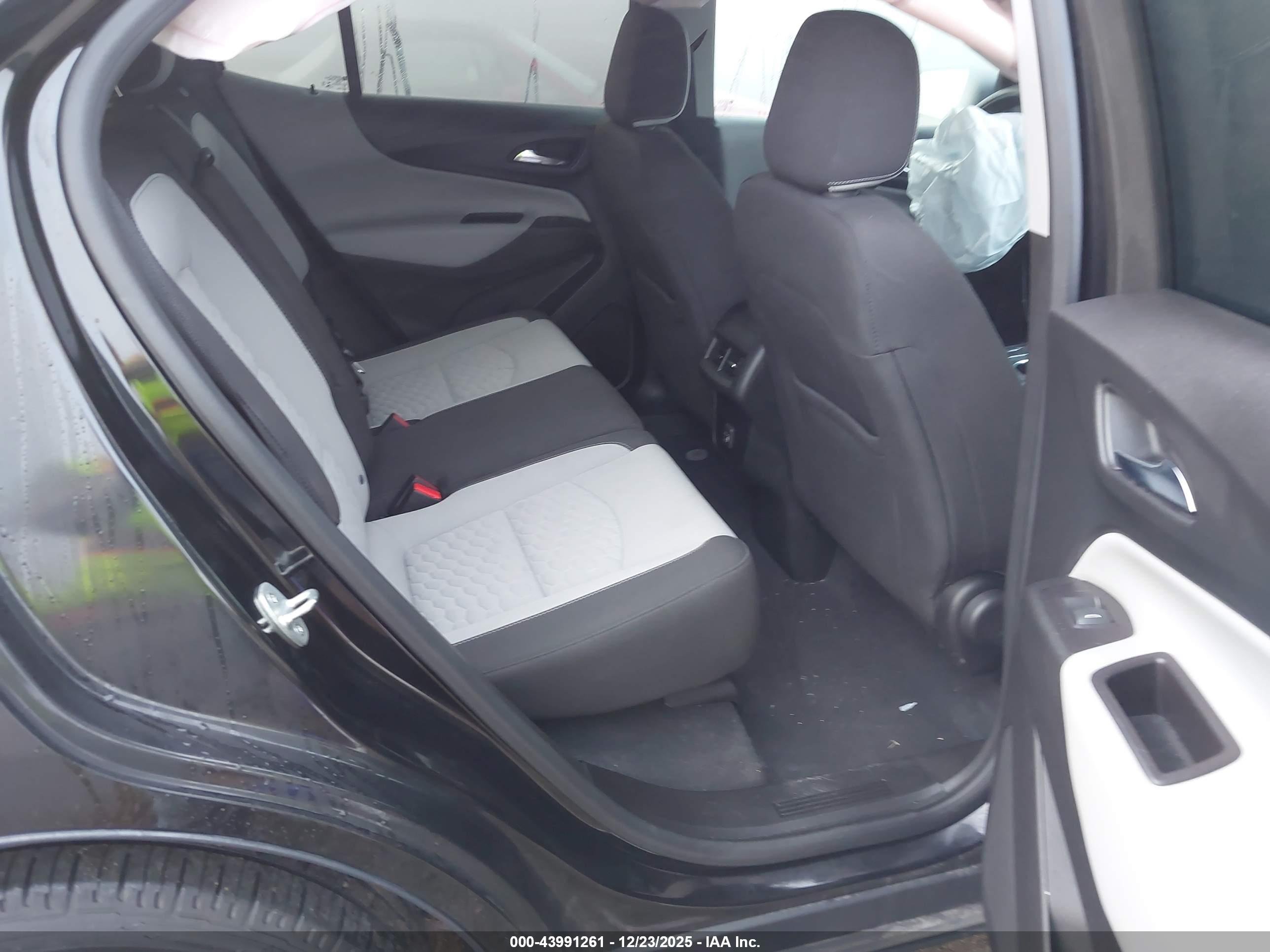 CHEVROLET EQUINOX image 8