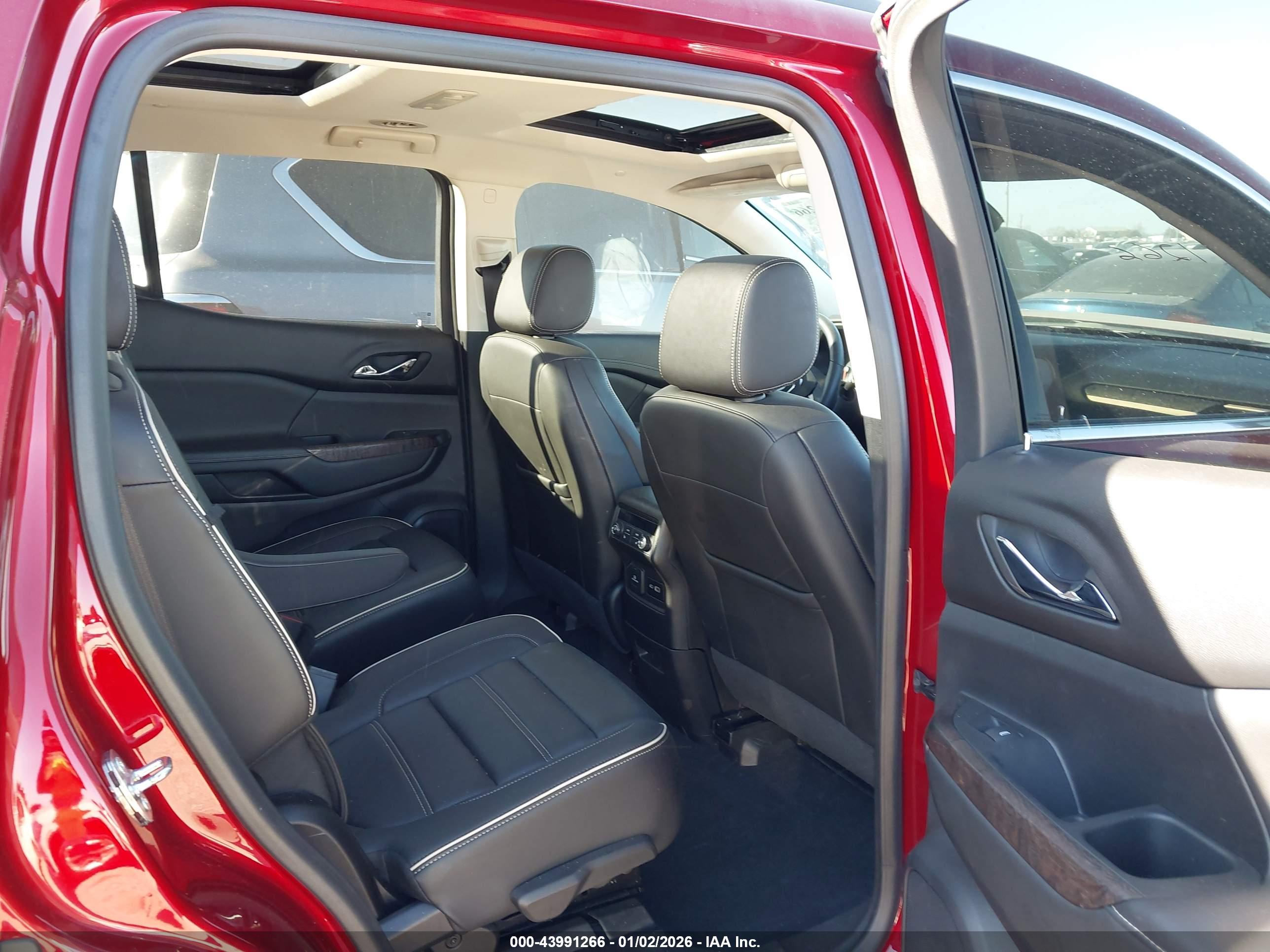 GMC ACADIA image 8