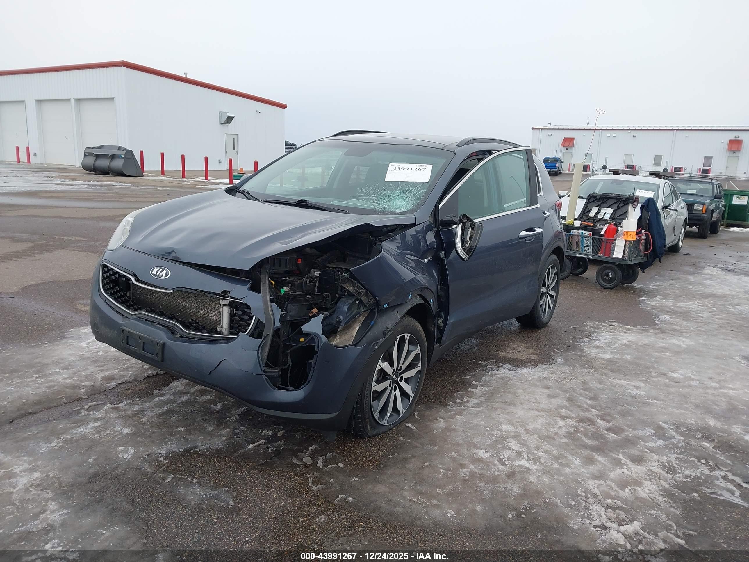 KIA SPORTAGE image 2