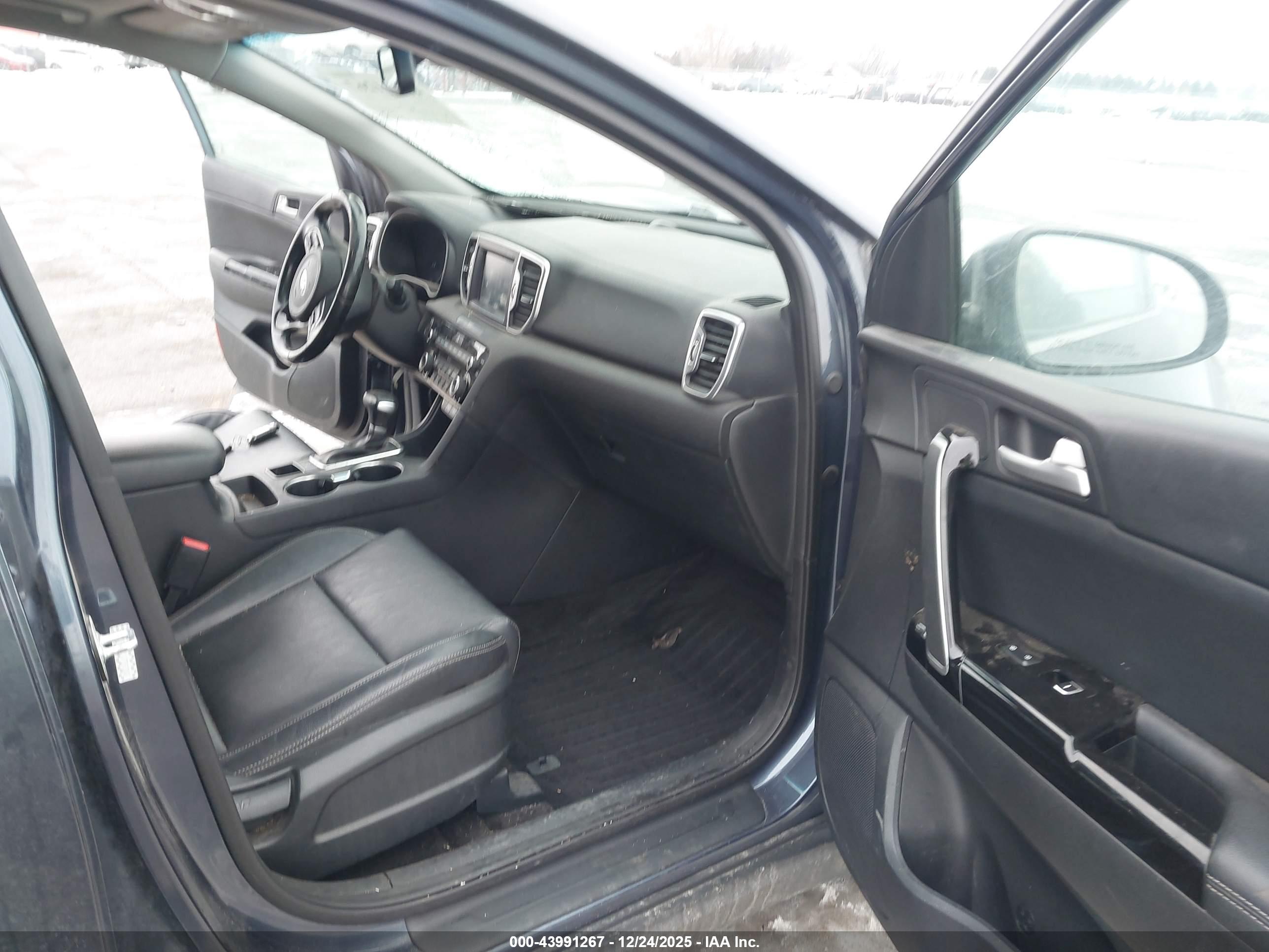 KIA SPORTAGE image 5