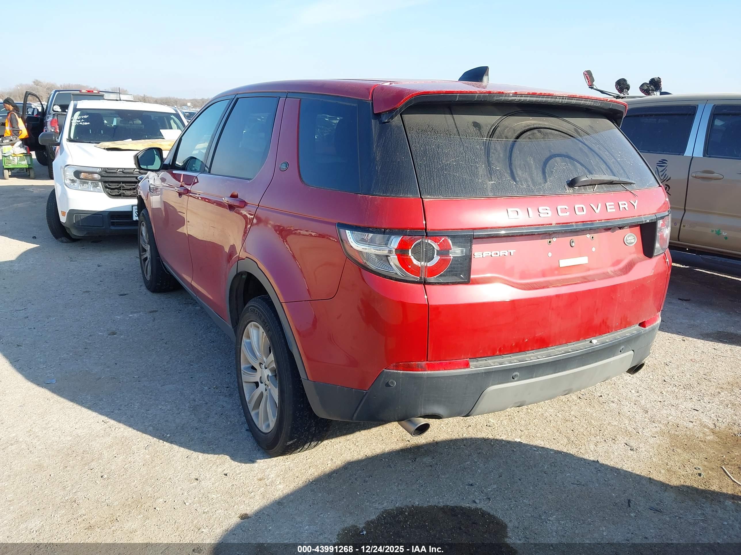 LAND ROVER image 3