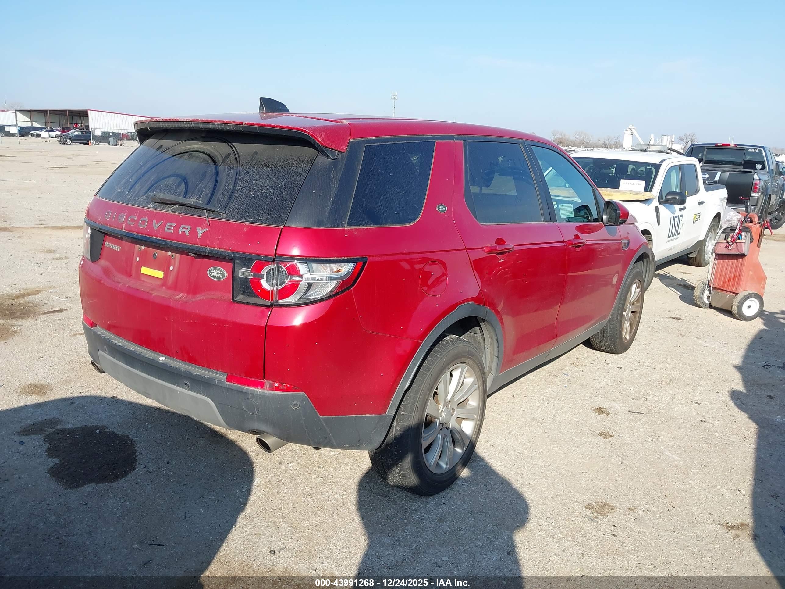 LAND ROVER image 4