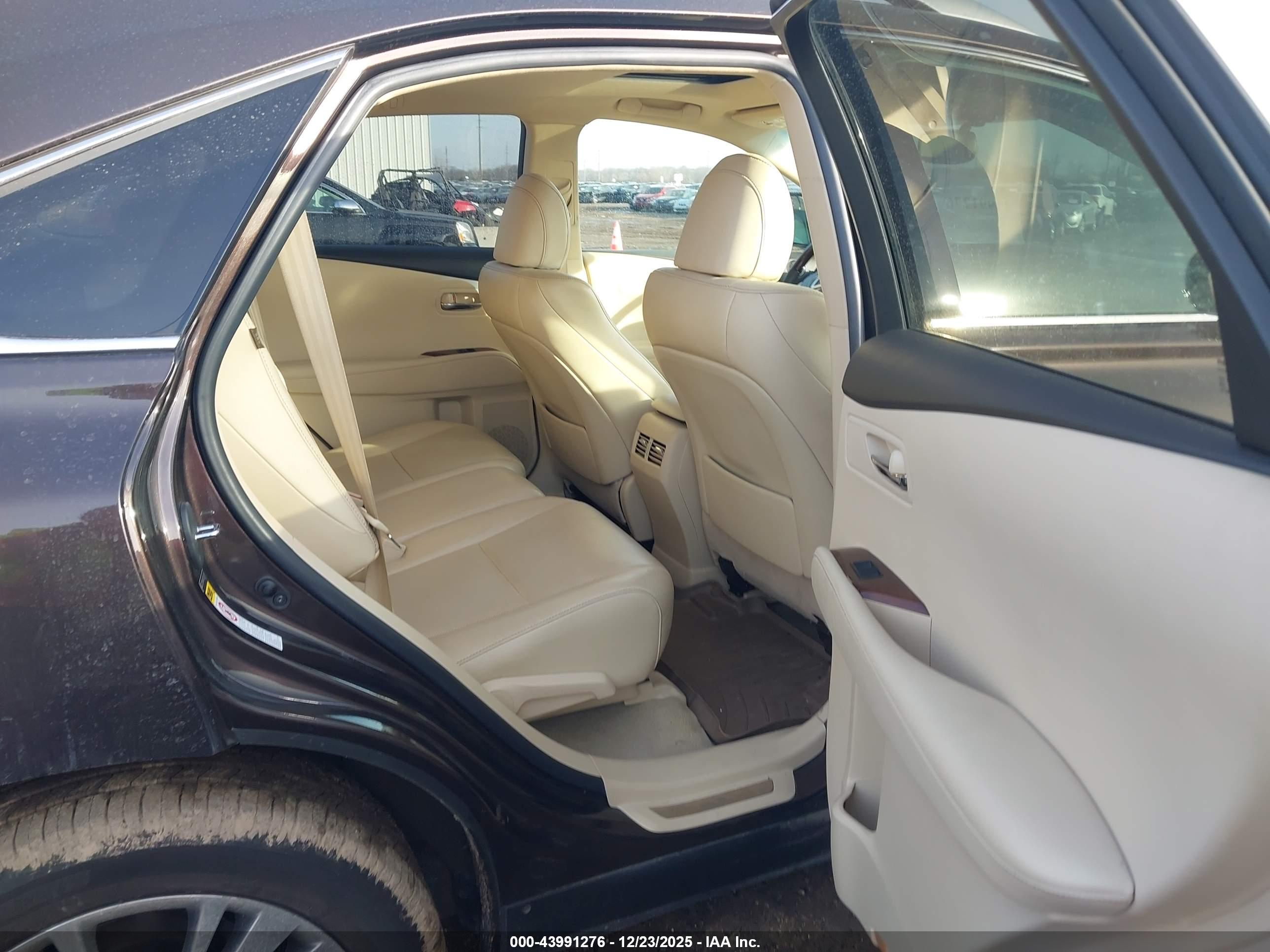 LEXUS RX image 8