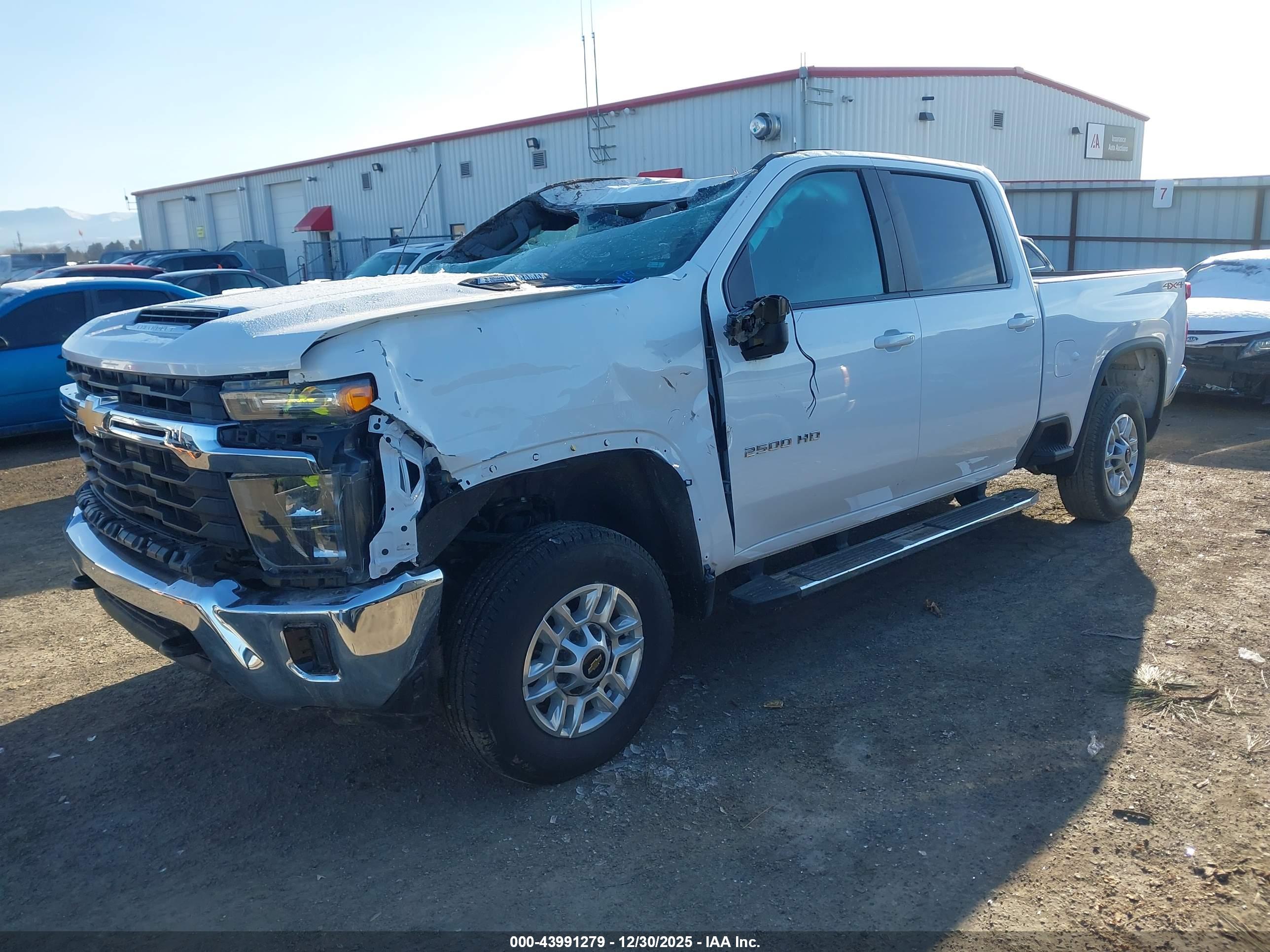 CHEVROLET SILVERADO image 2