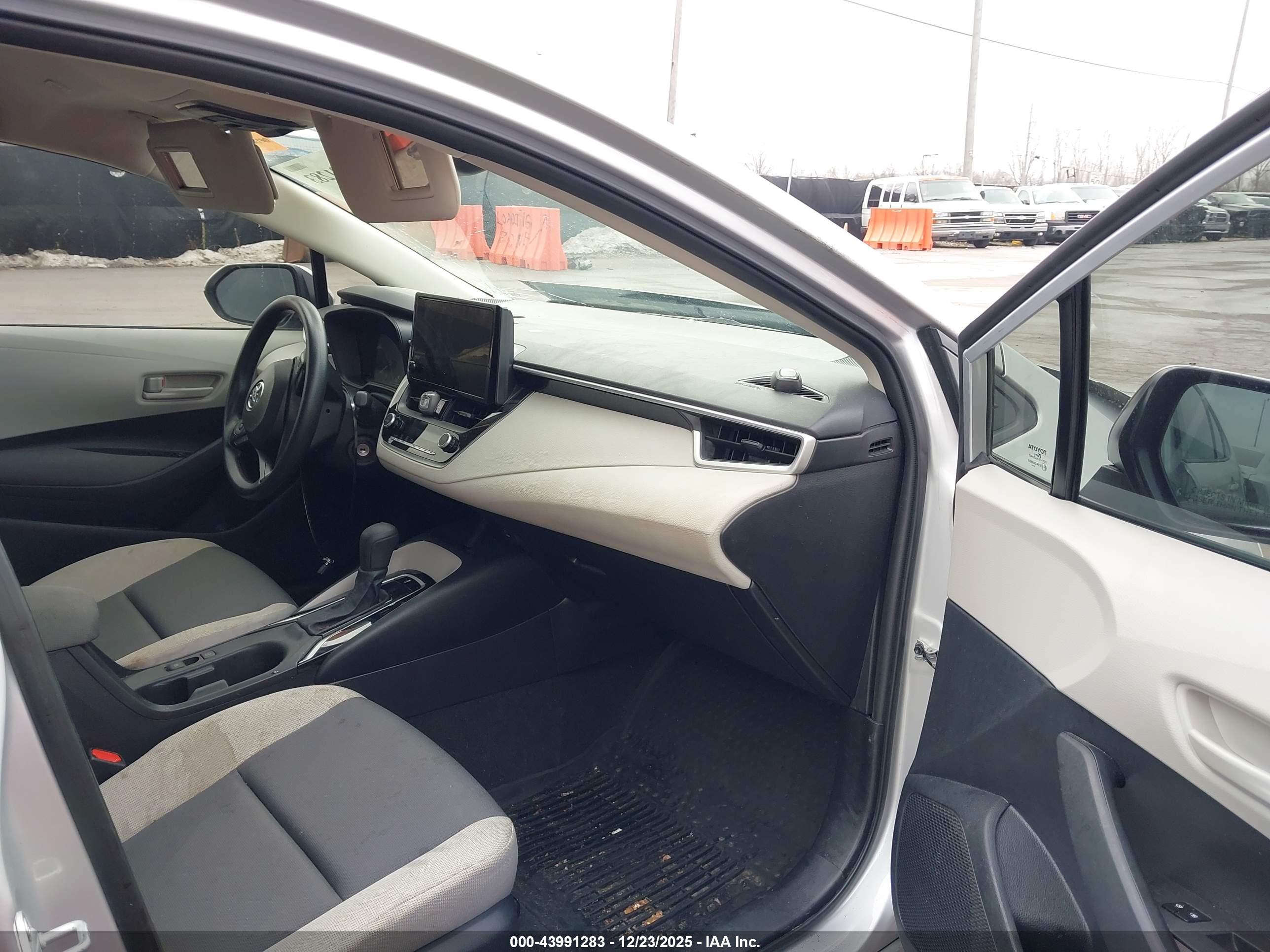 TOYOTA COROLLA image 5