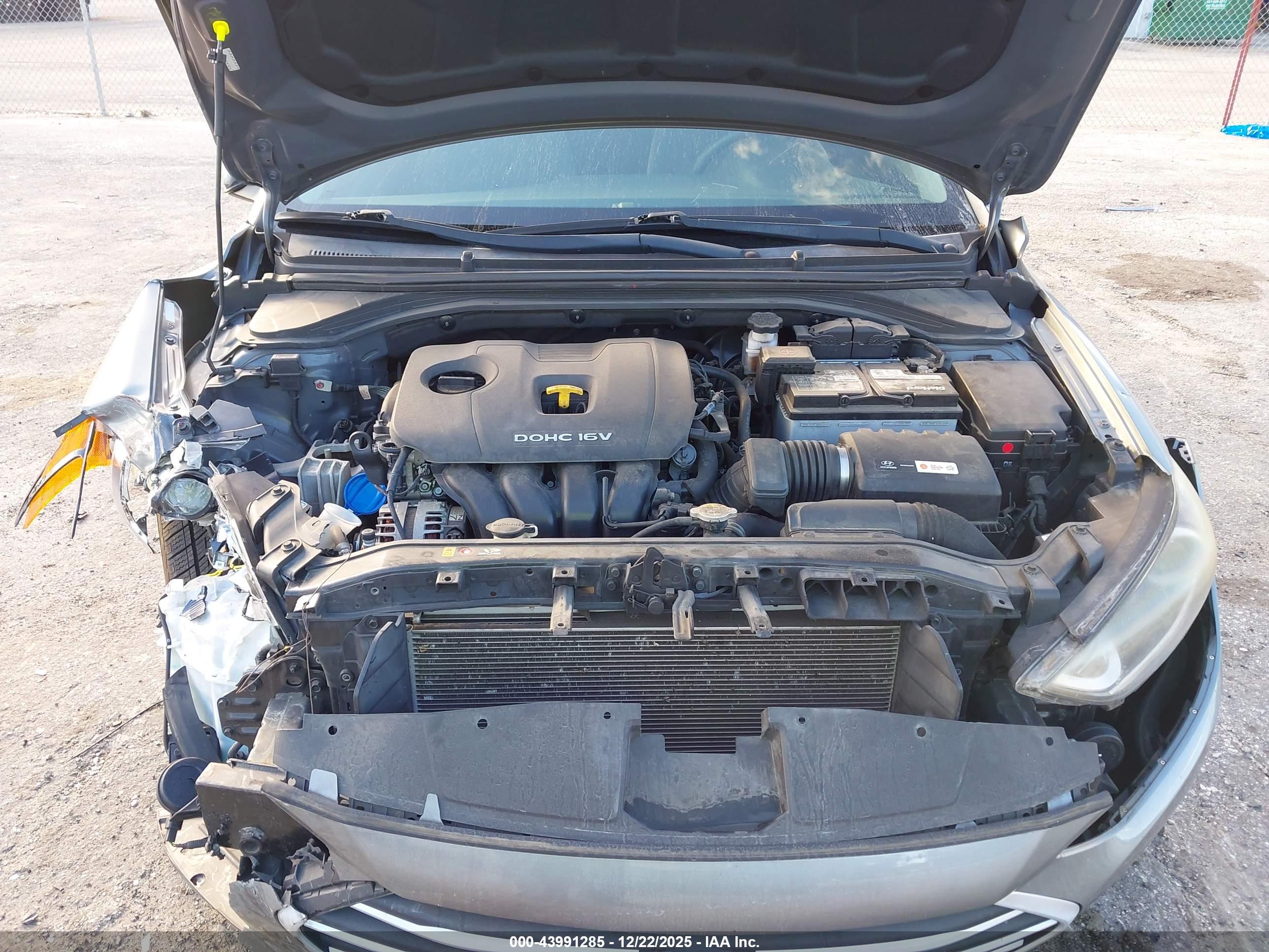 HYUNDAI ELANTRA image 10