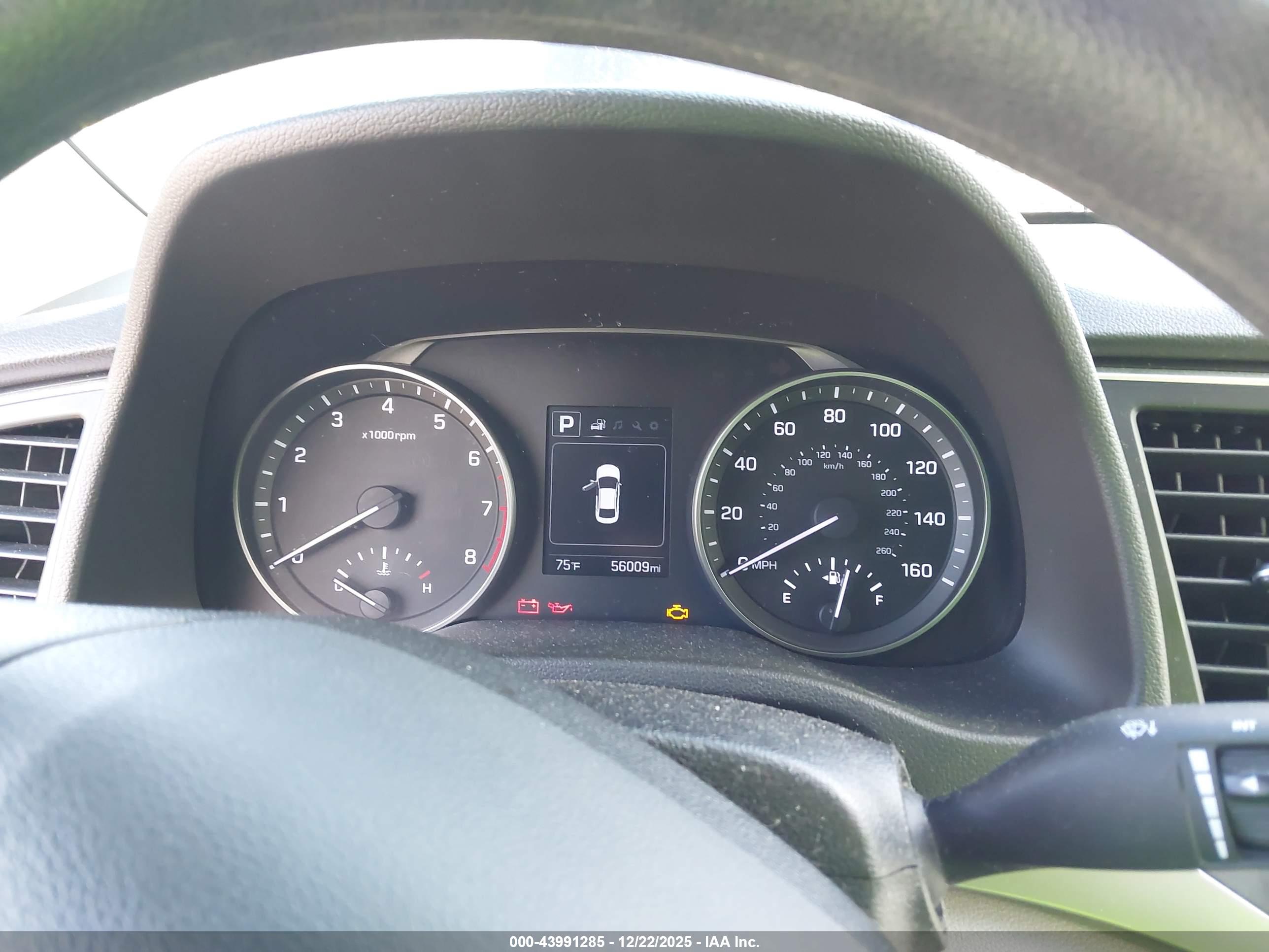 HYUNDAI ELANTRA image 7