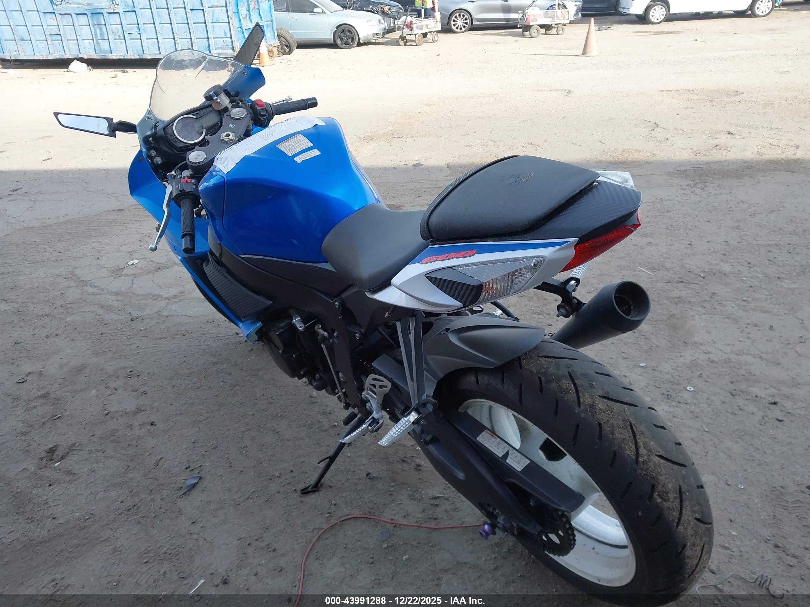 SUZUKI GSX-R600 image 3