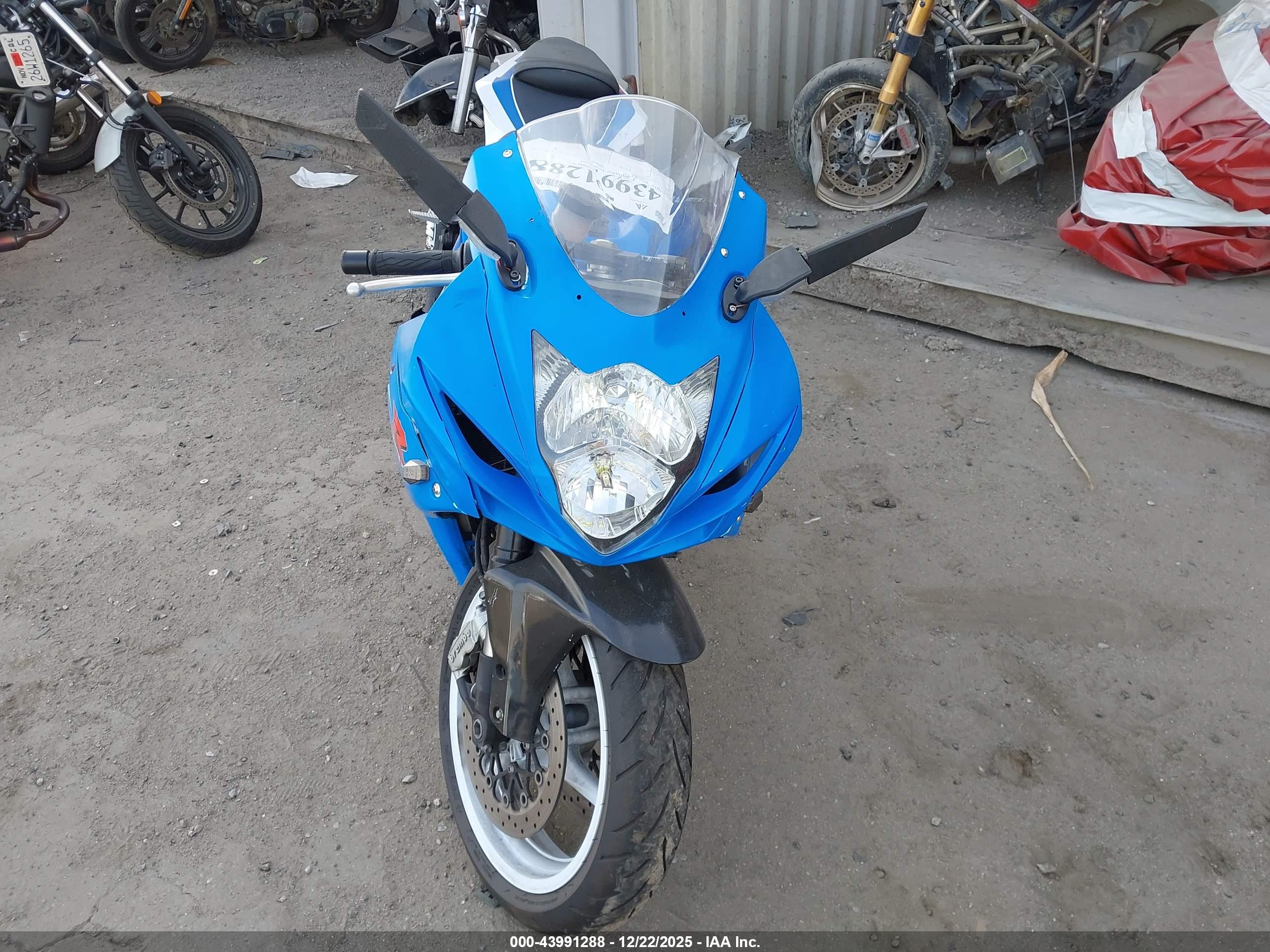 SUZUKI GSX-R600 image 5