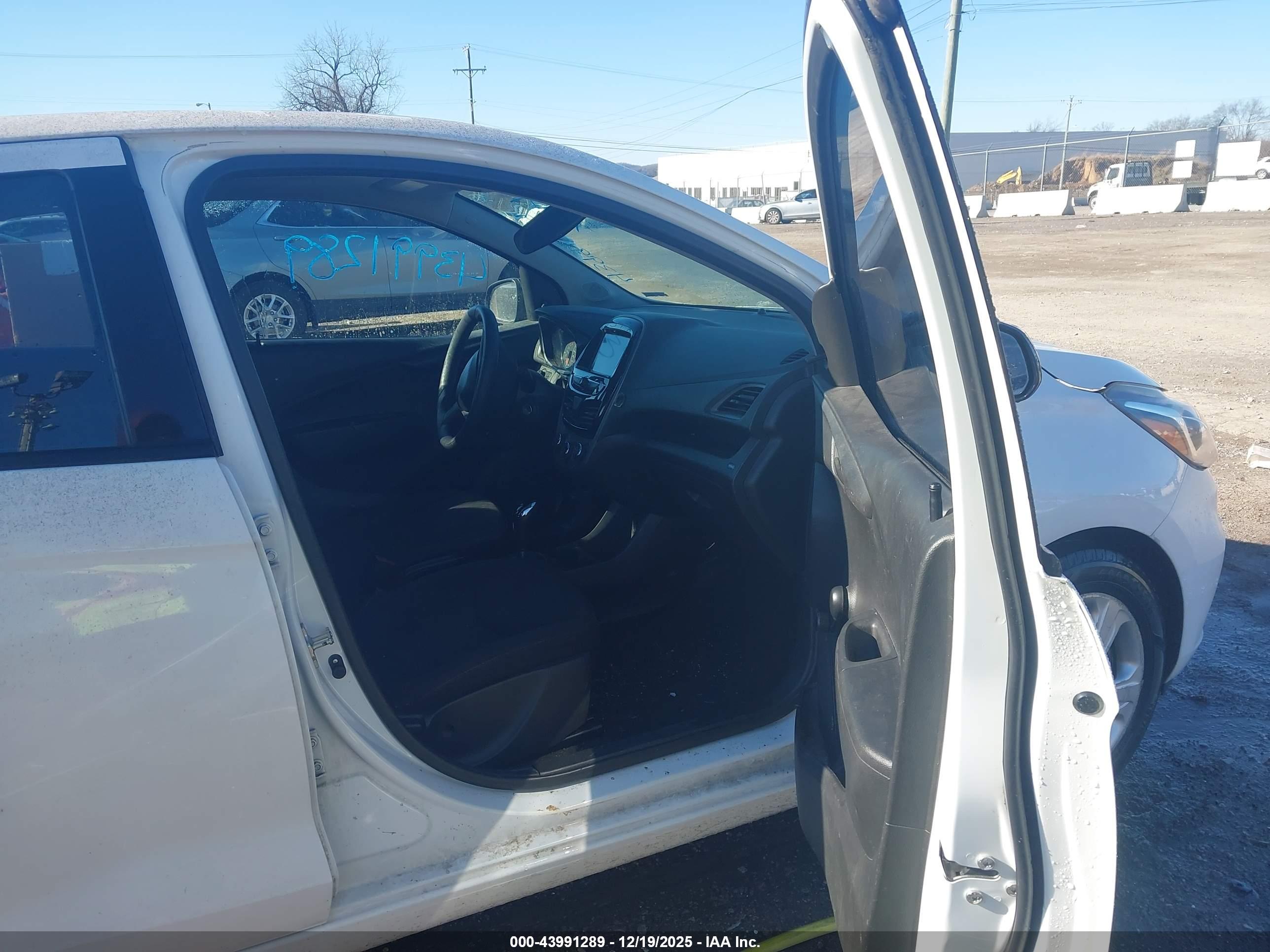 CHEVROLET SPARK image 5