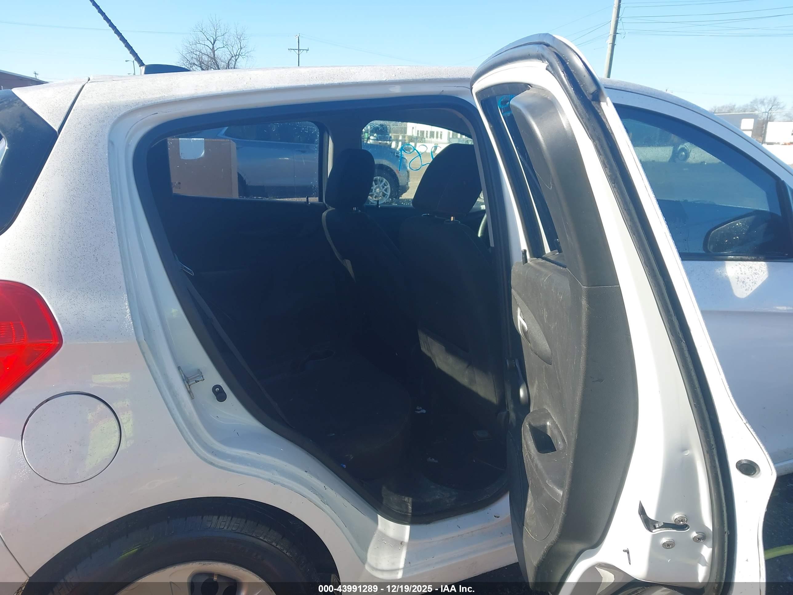 CHEVROLET SPARK image 8