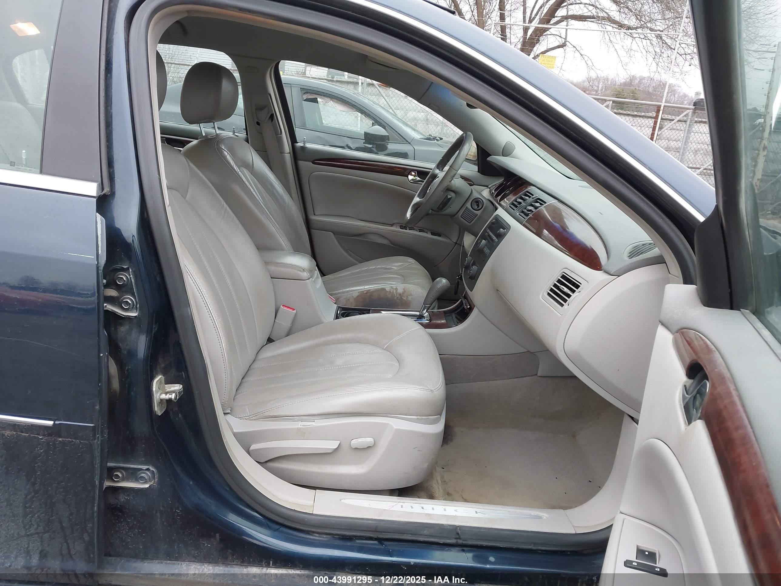 BUICK LUCERNE image 5
