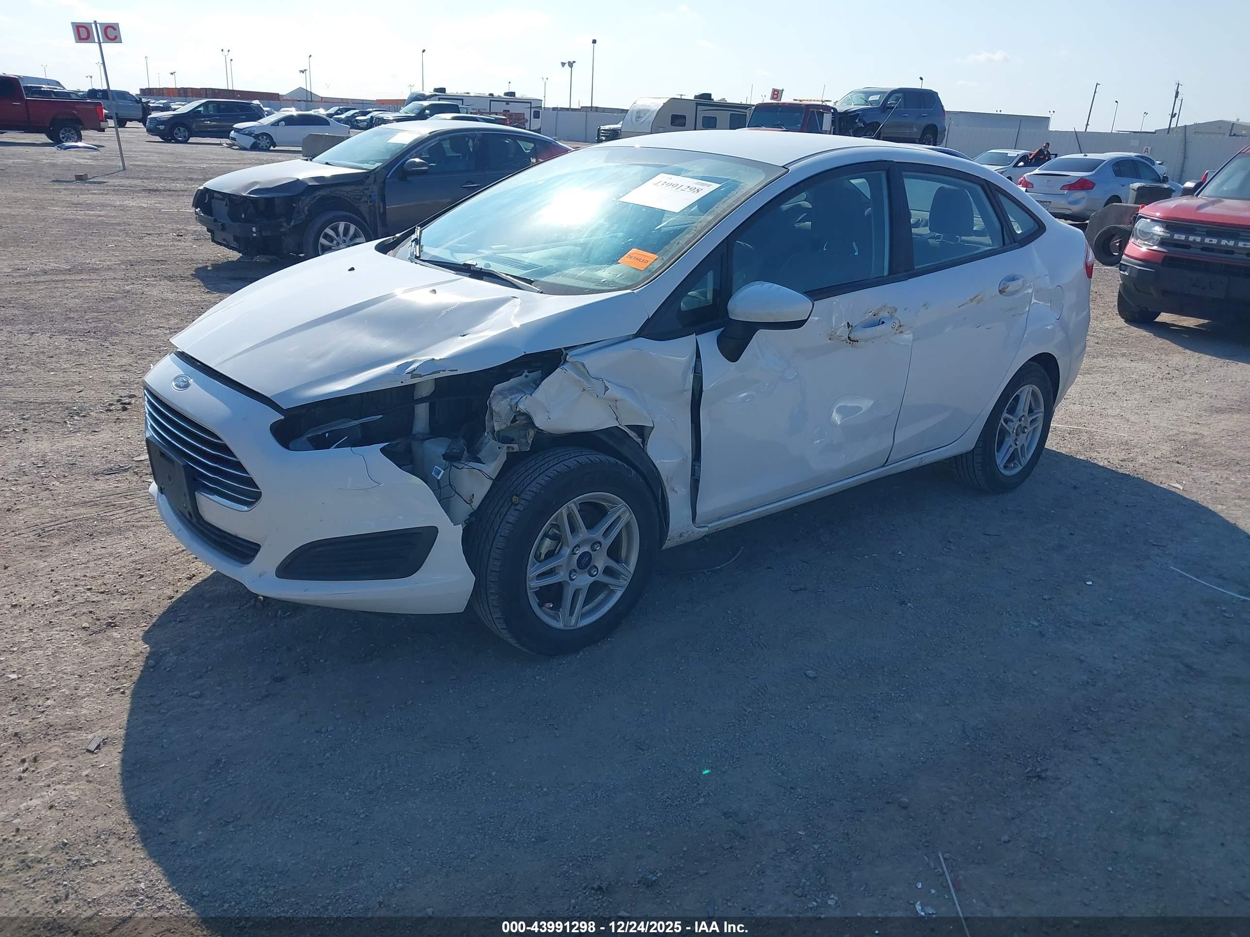 FORD FIESTA image 2