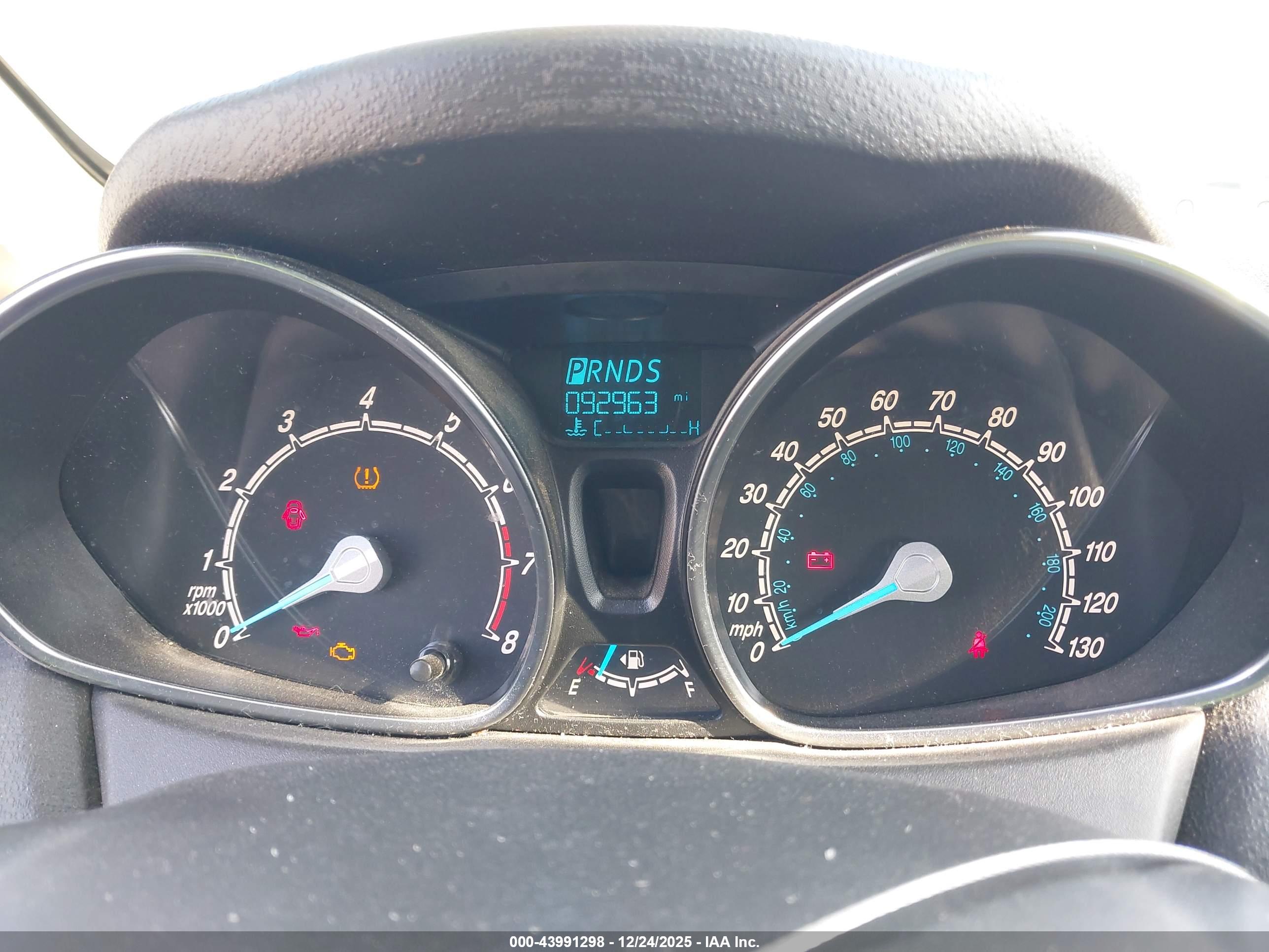 FORD FIESTA image 7