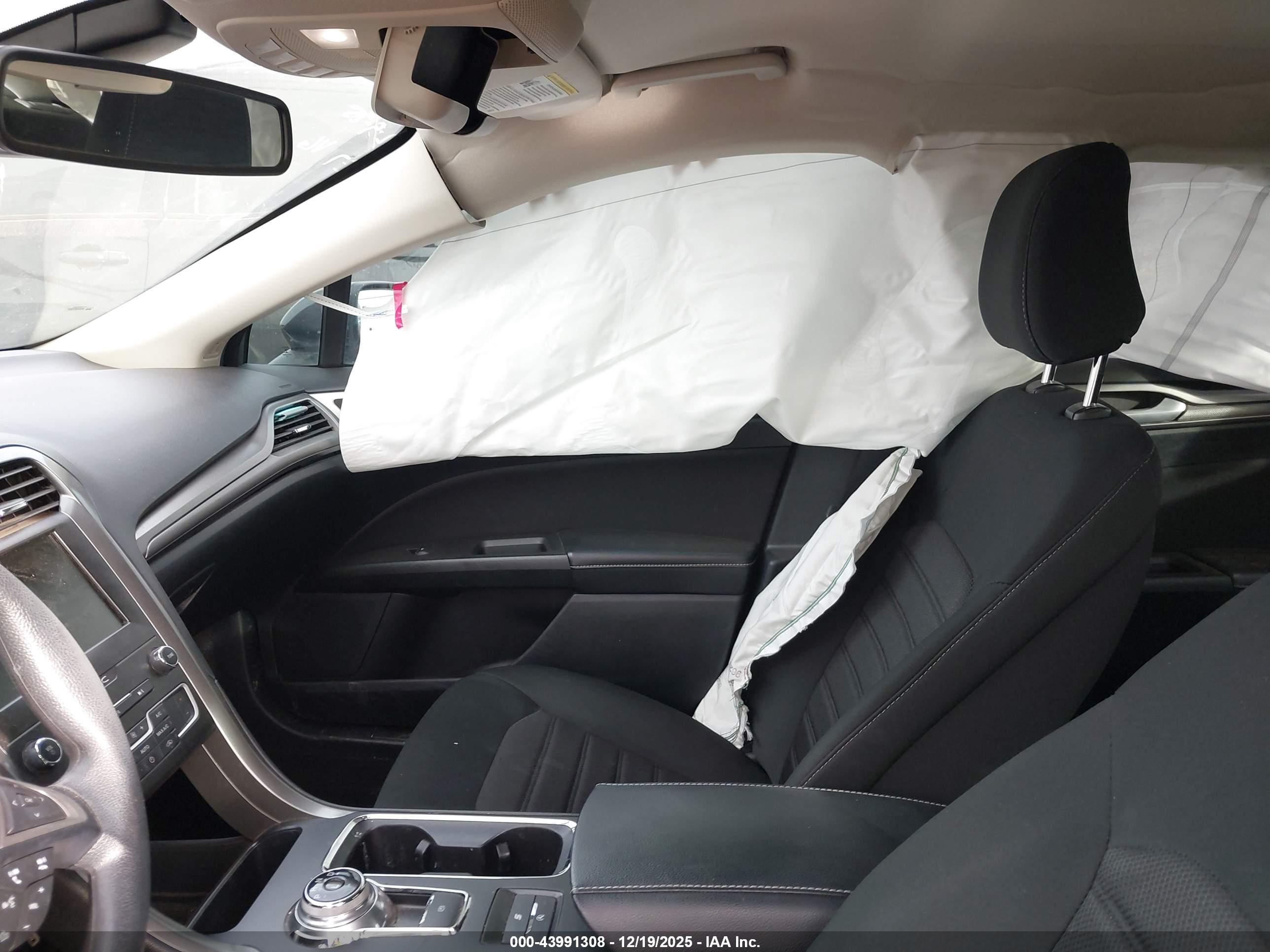 FORD FUSION image 5