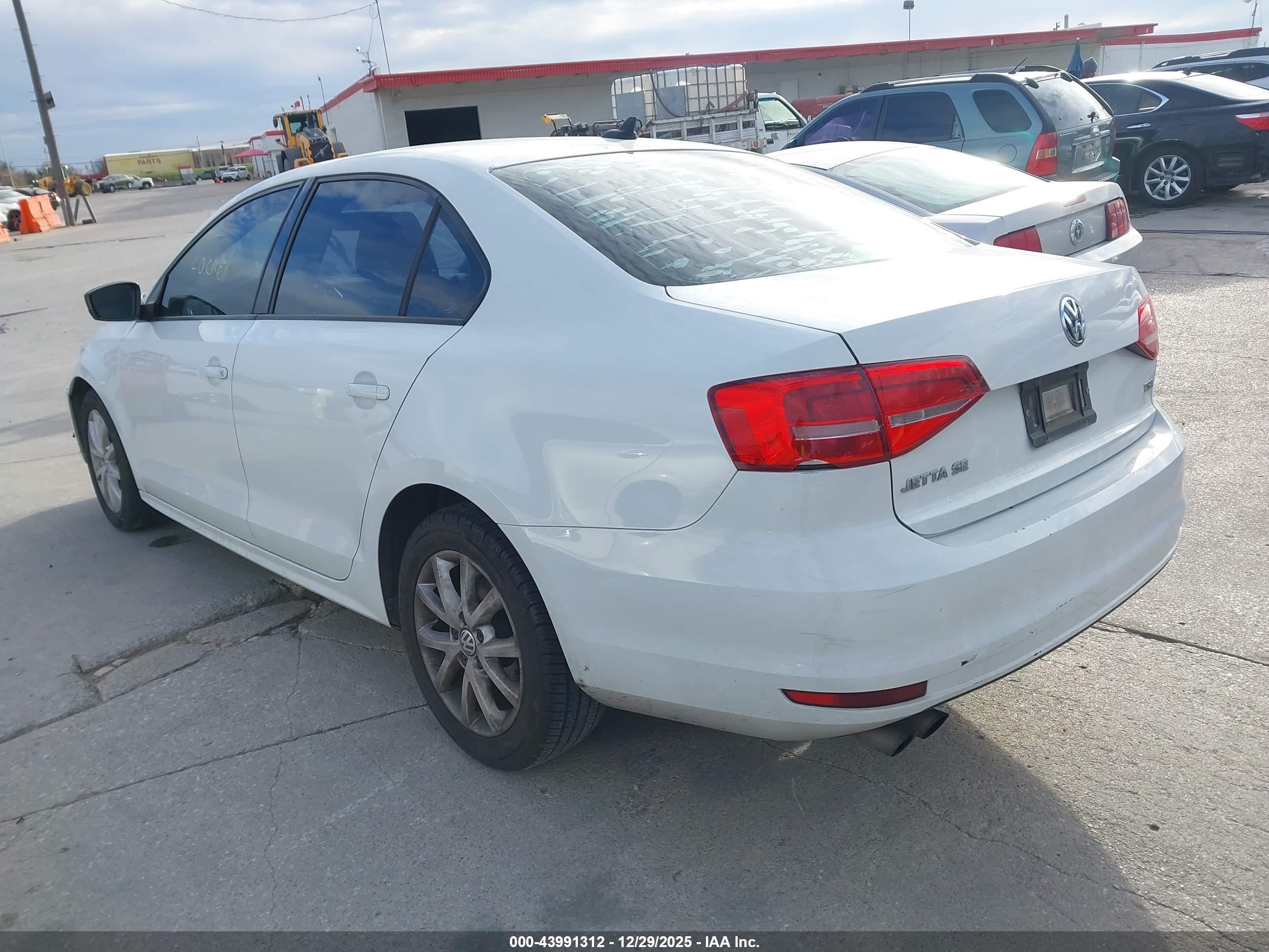 VOLKSWAGEN JETTA image 3