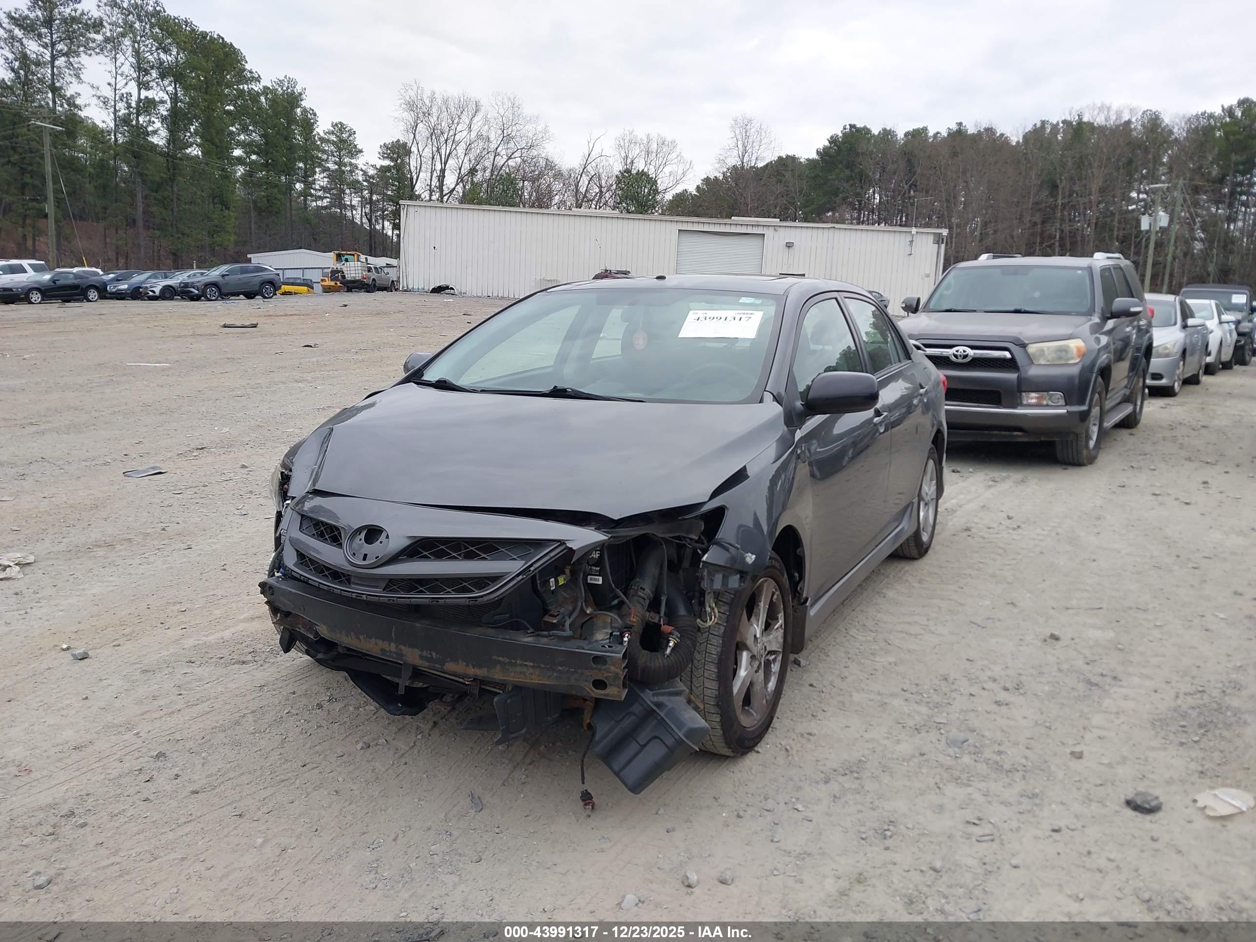 TOYOTA COROLLA image 2