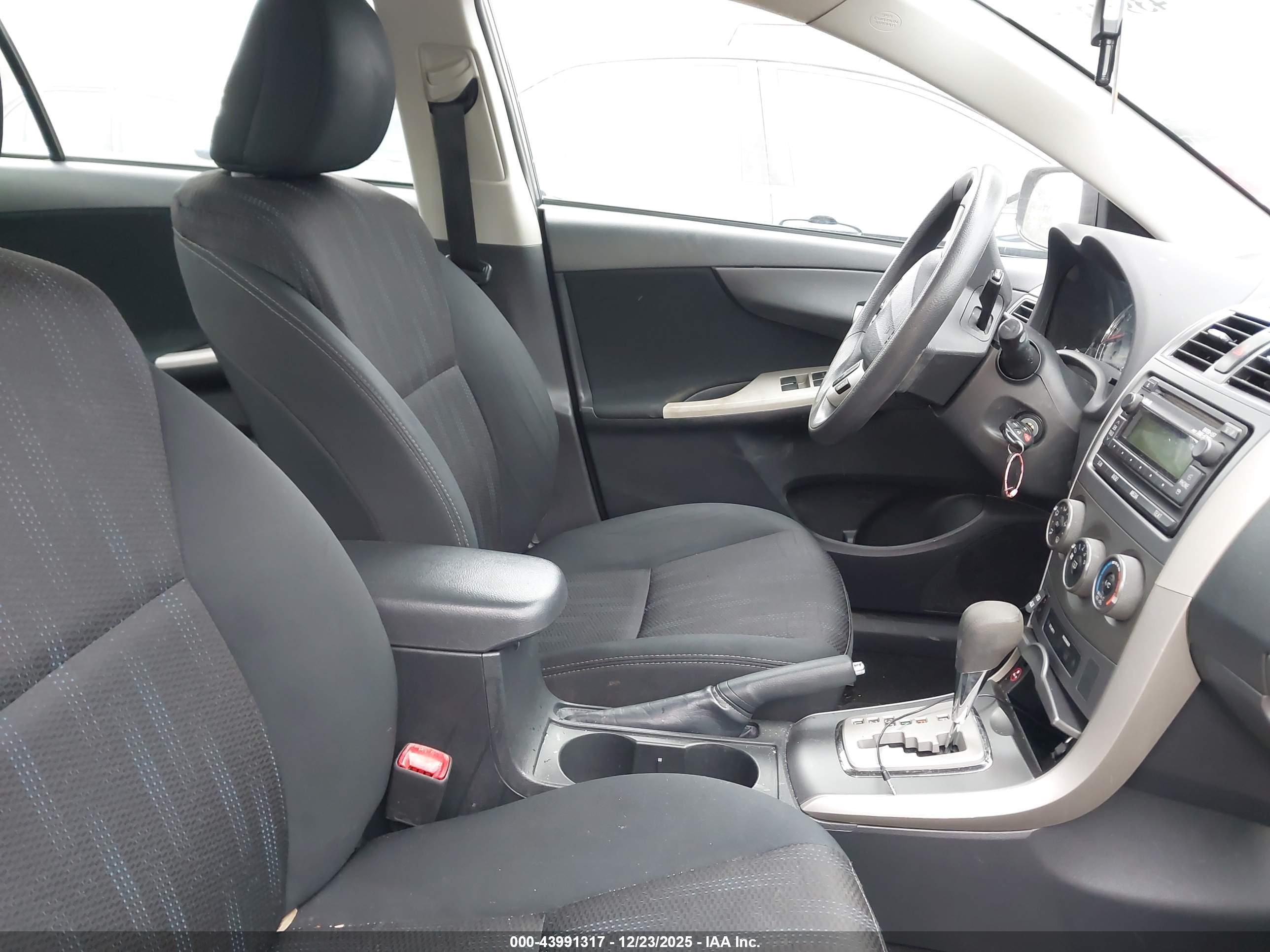 TOYOTA COROLLA image 5