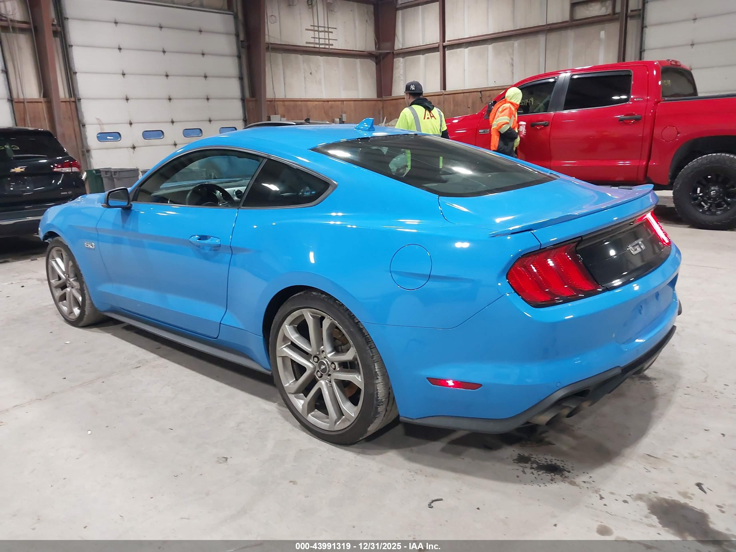 FORD MUSTANG image 3