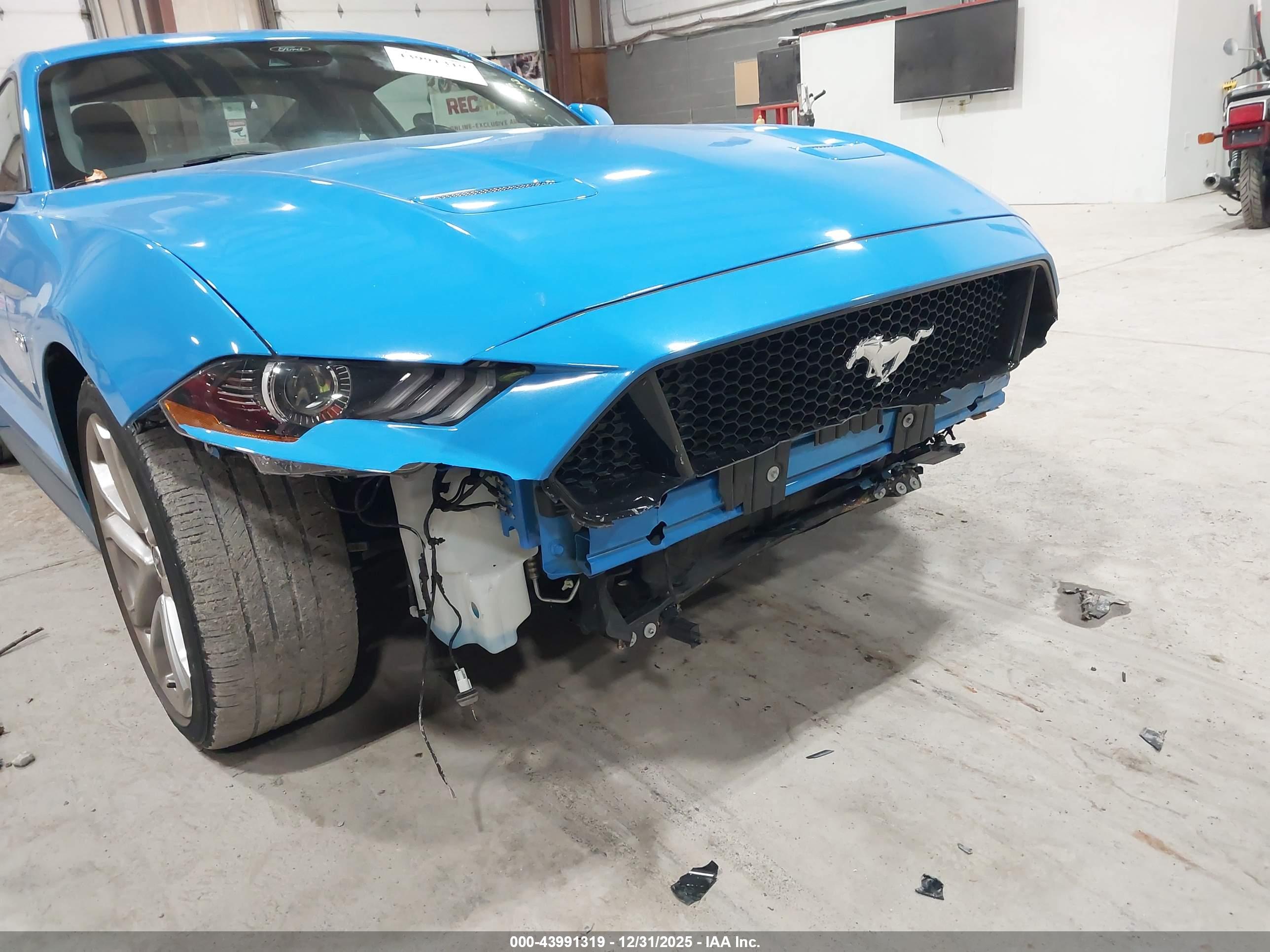 FORD MUSTANG image 6