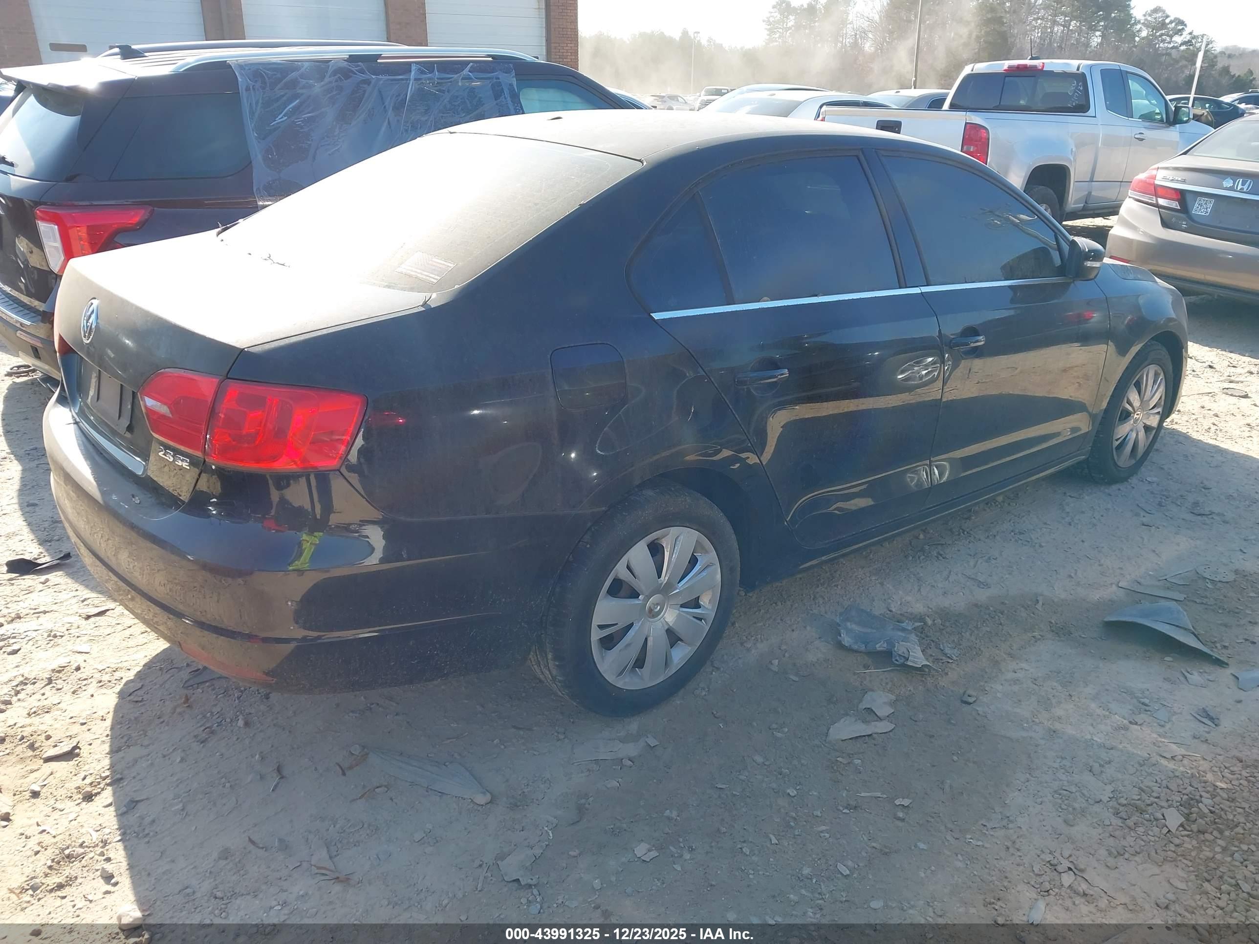 VOLKSWAGEN JETTA image 4