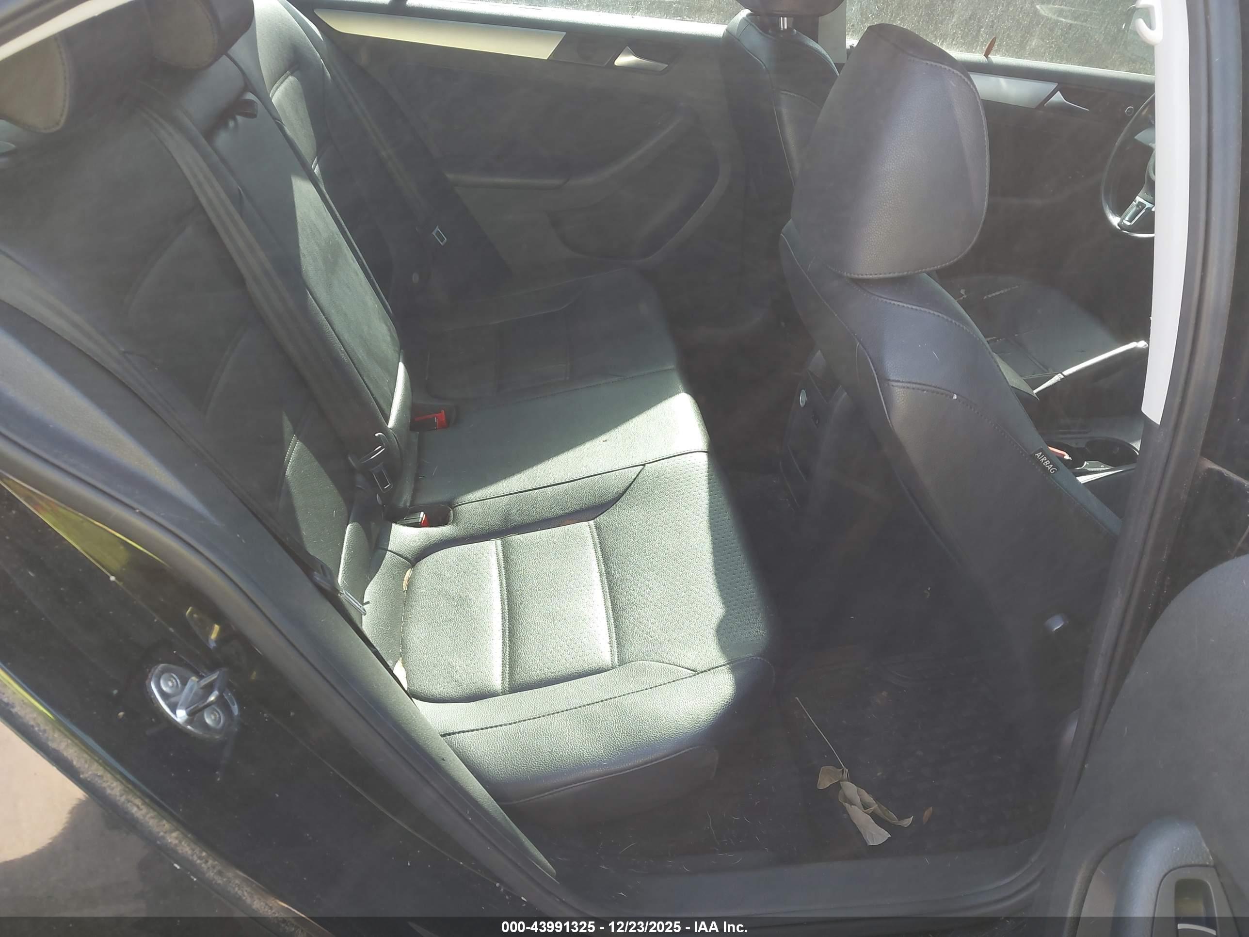 VOLKSWAGEN JETTA image 8
