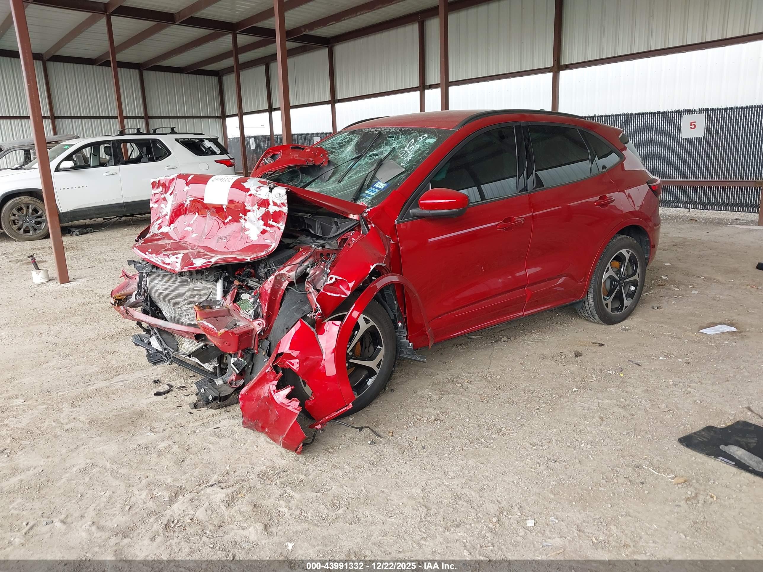 FORD ESCAPE image 2