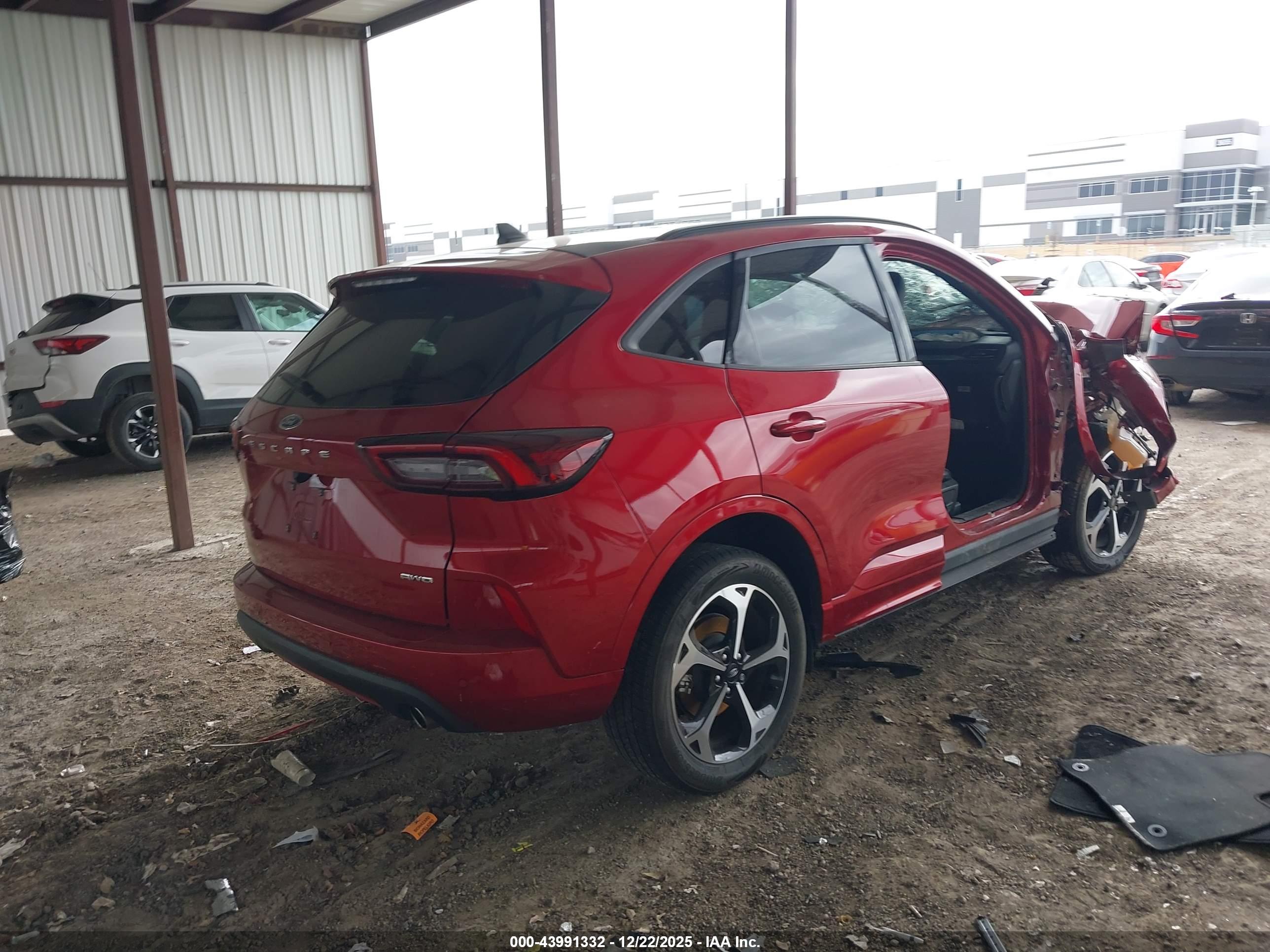 FORD ESCAPE image 4