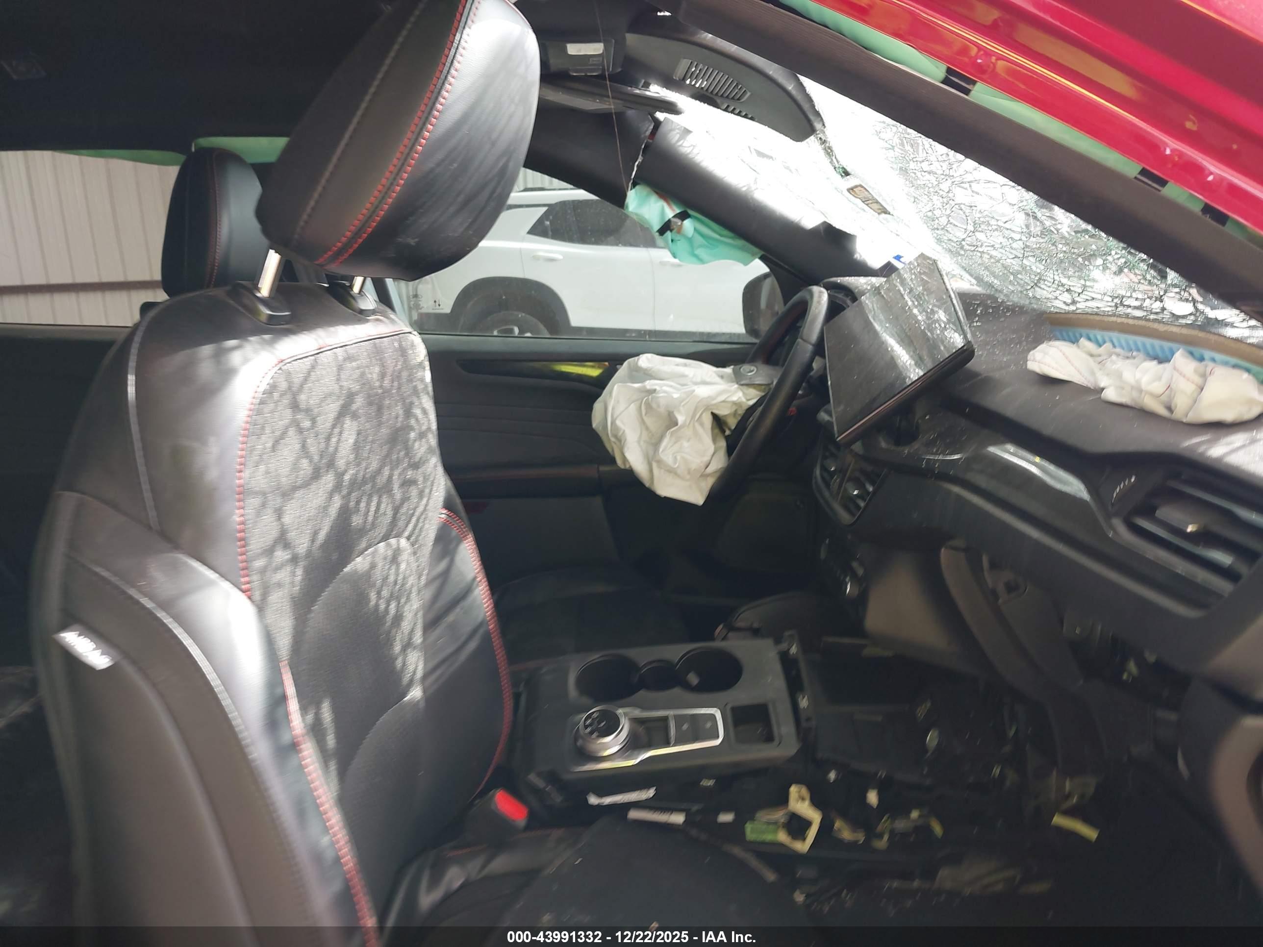 FORD ESCAPE image 5