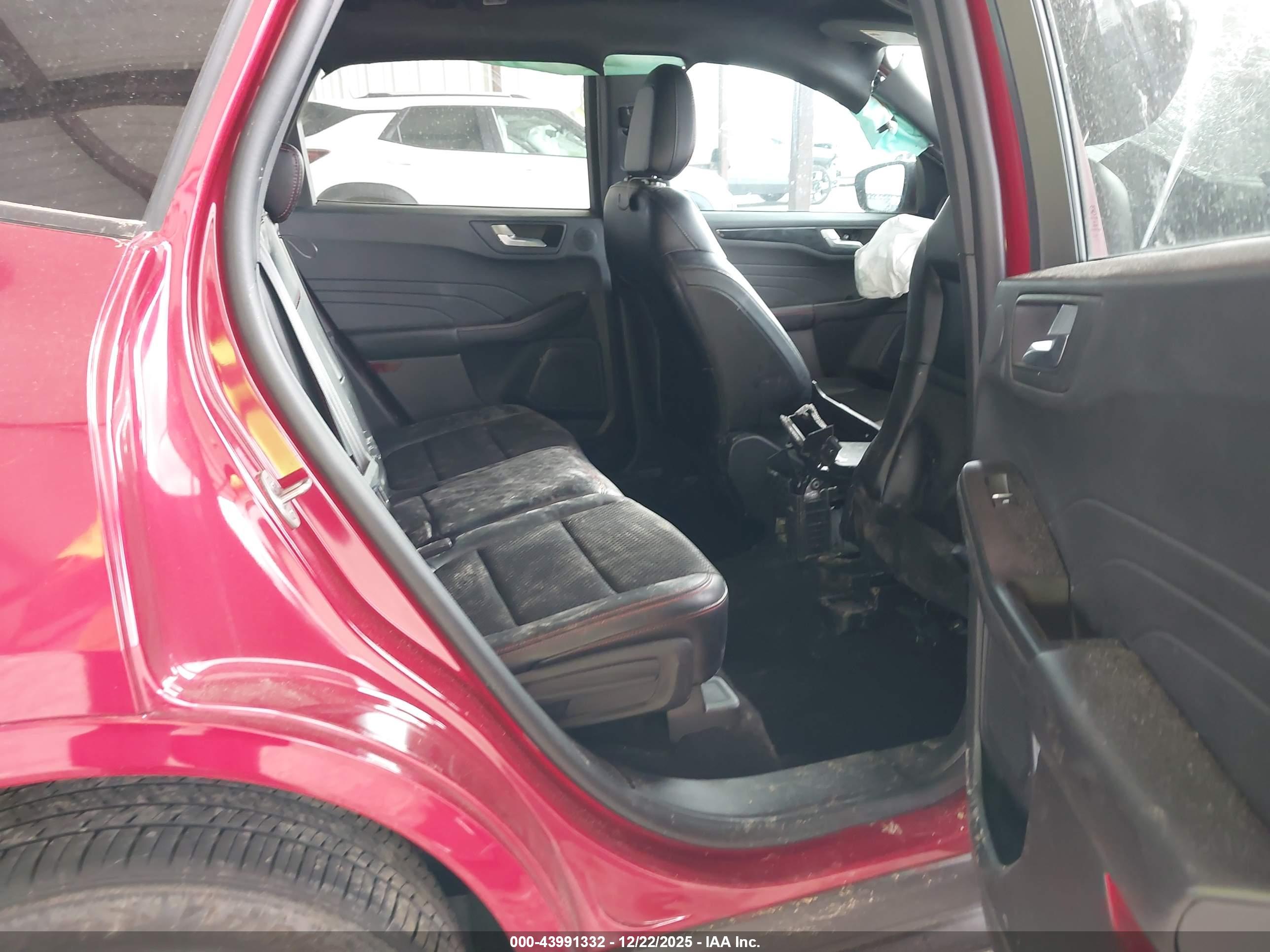 FORD ESCAPE image 8
