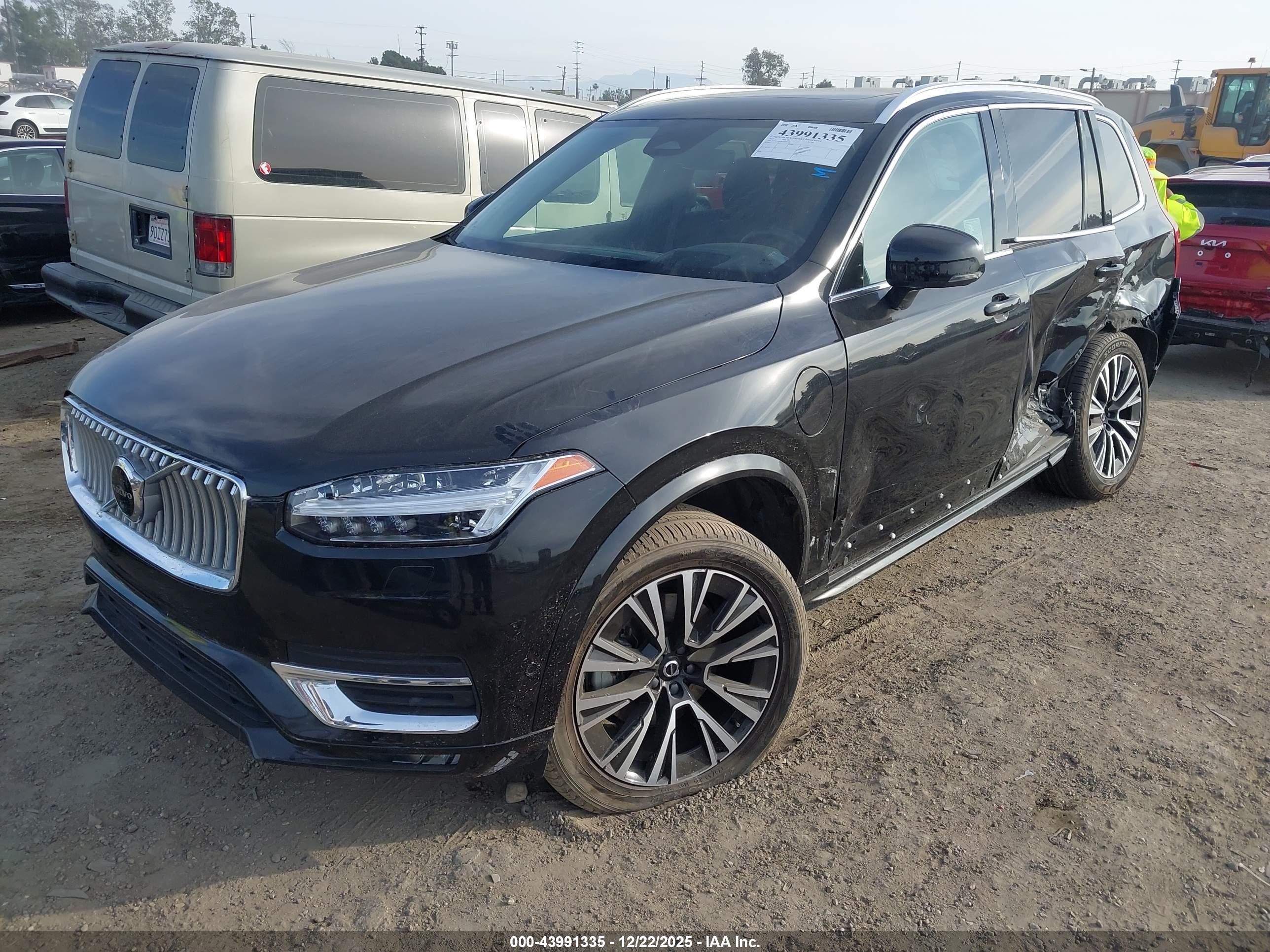 VOLVO XC90 image 2